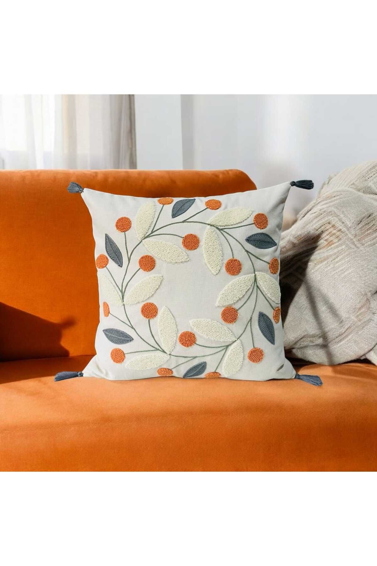 Punch Gri Papatya Desen Ponponlu Kırlent 43x43 cm
