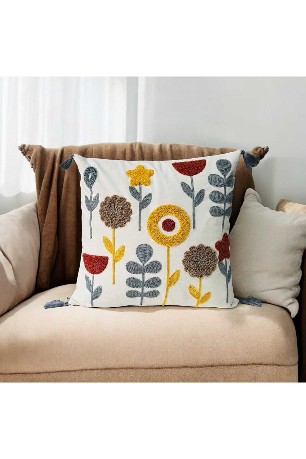 Punch Yıldız Desen Gri Ponponlu Kırlent 43x43 cm