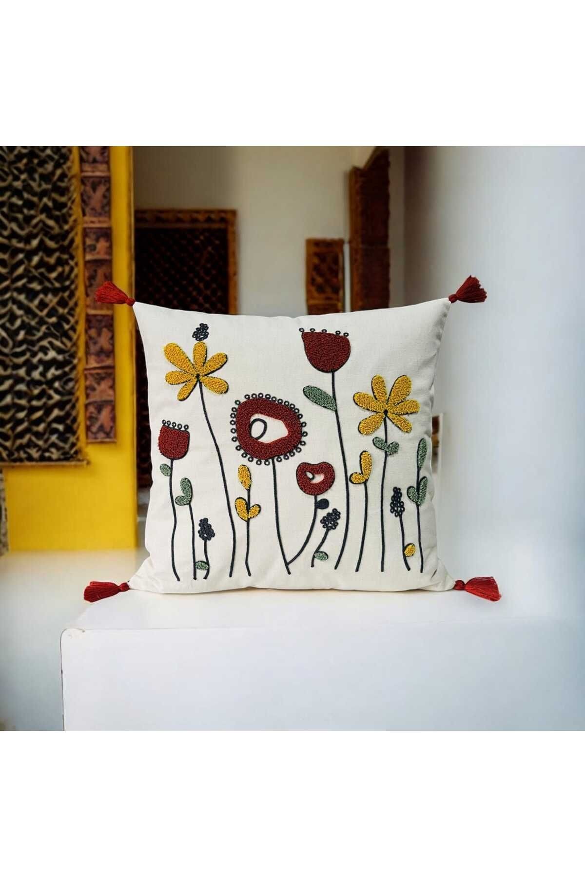 Punch Gelincik Desen Ponponlu Kırlent 43x43 cm
