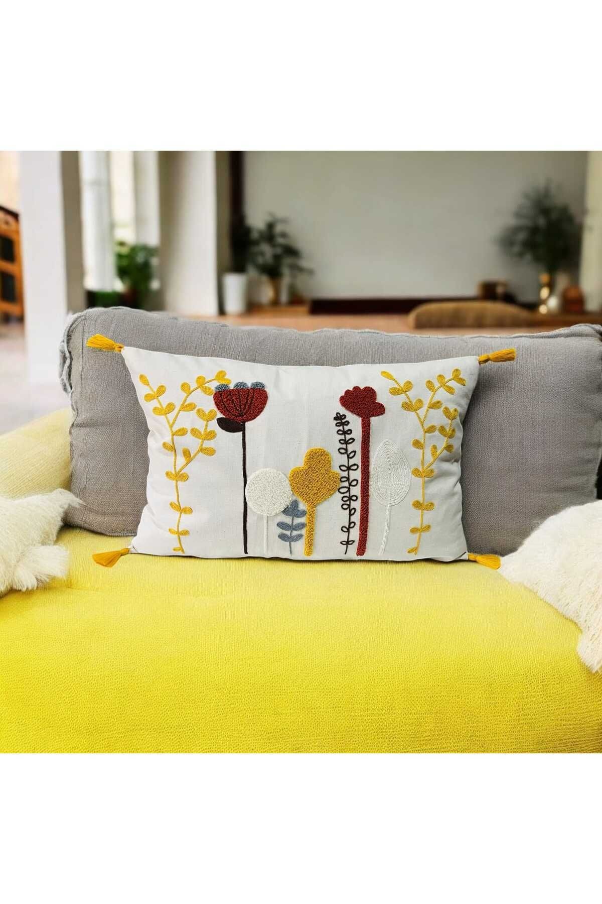 Punch Kaktüs Desen Sarı Ponponlu Dikdörtgen Kırlent 35x55 cm