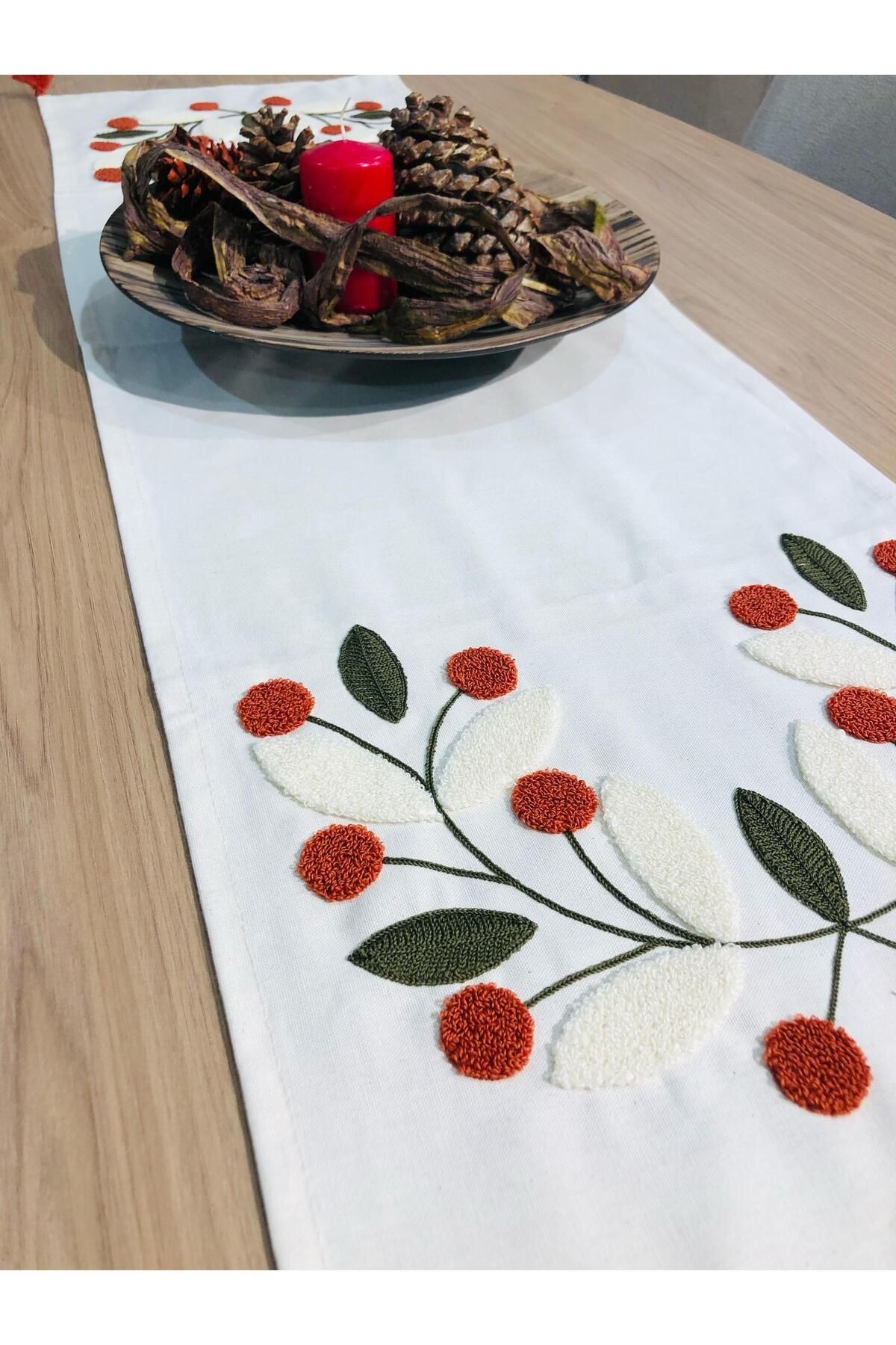 Punch Runner Bordo Papatya Ponponlu 35*140 cm