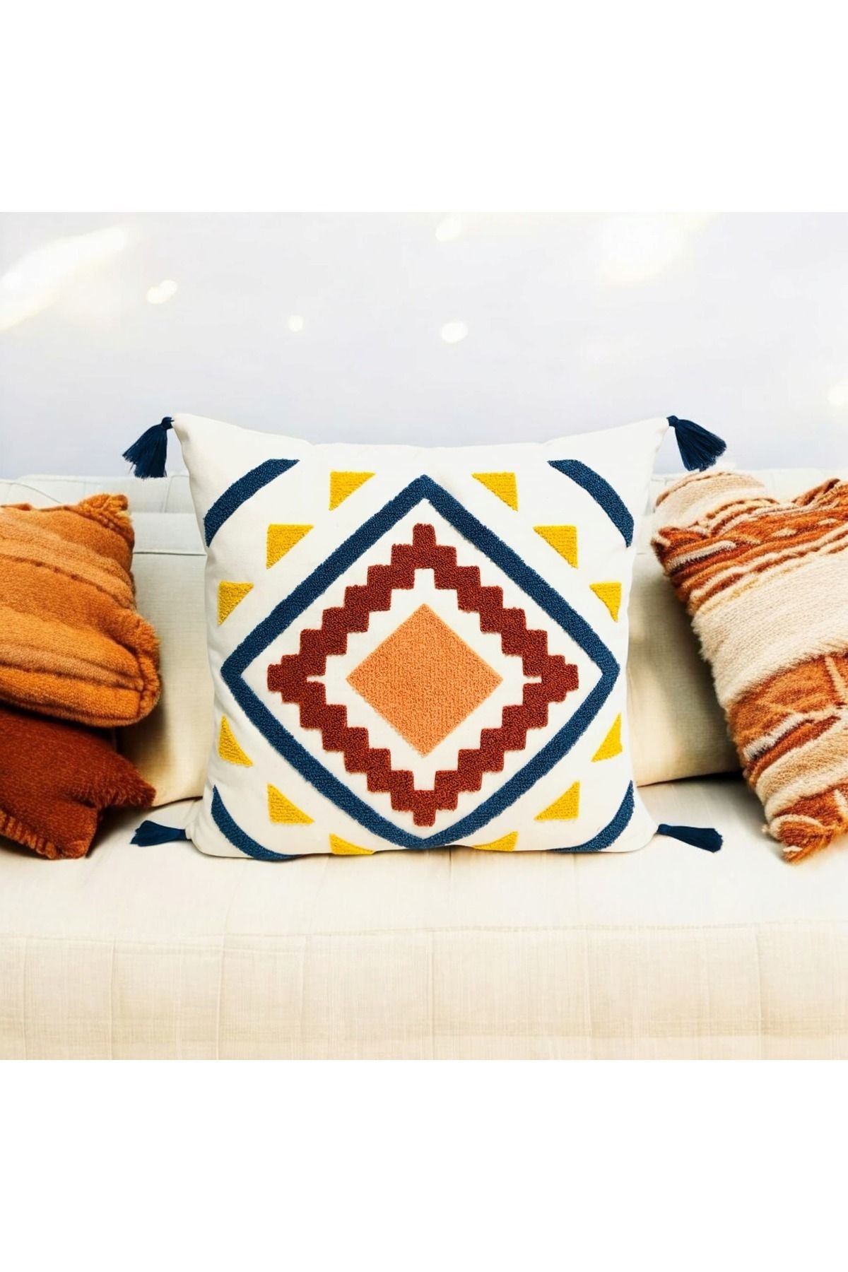 Punch Renkli Geometrik Desen Ponponlu Kırlent 43x43 cm
