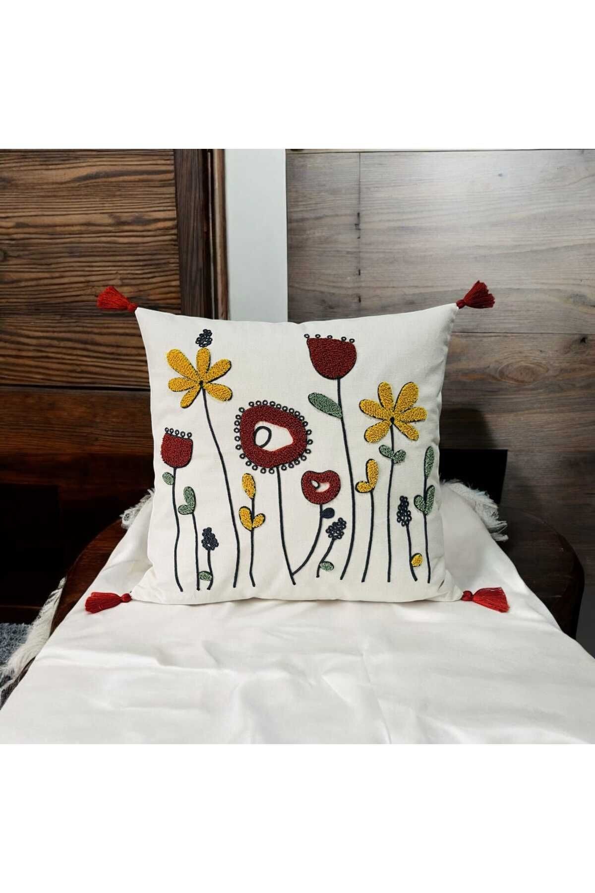Punch Gelincik Desen Ponponlu Kırlent 43x43 cm