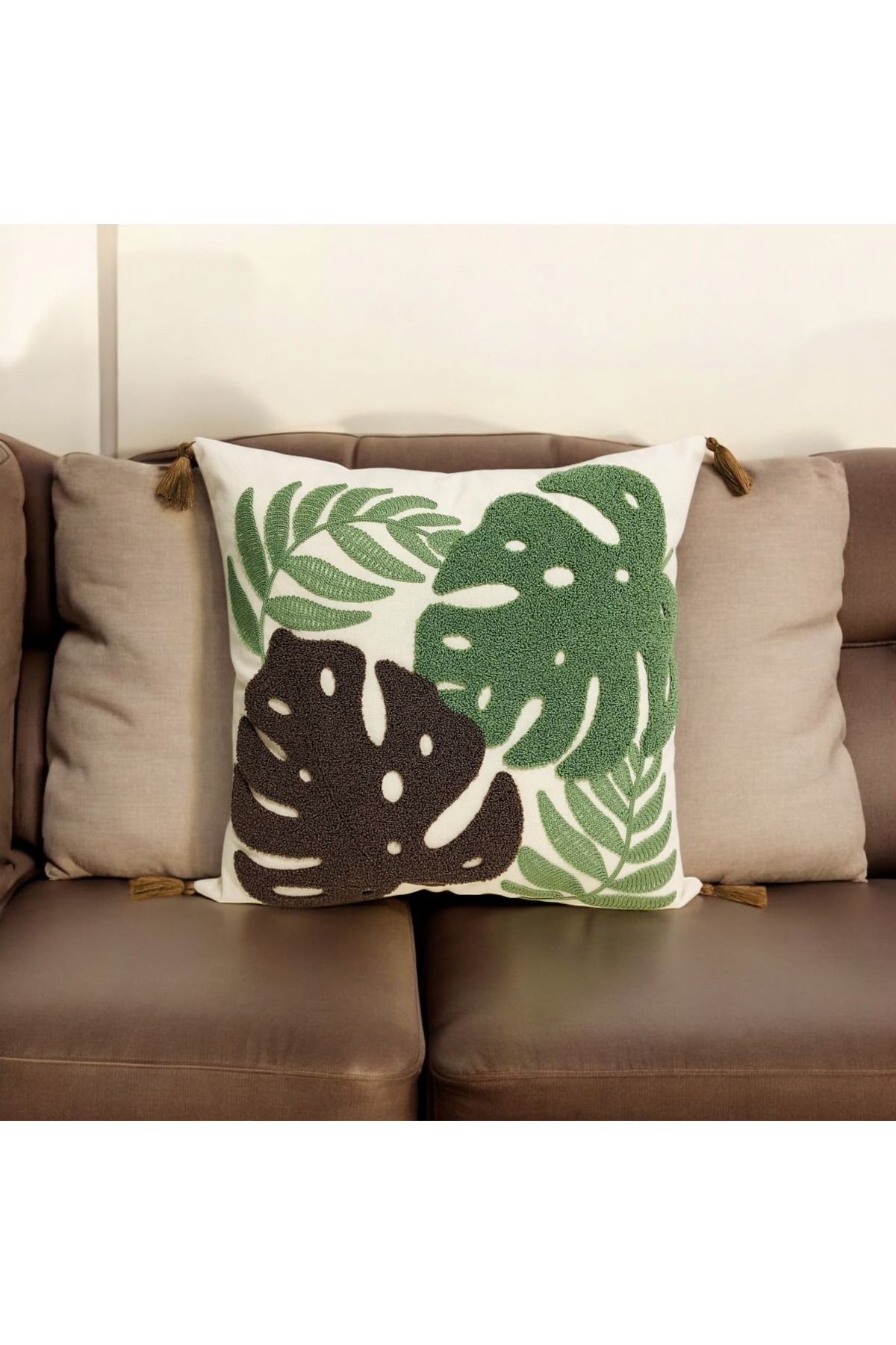 Punch Deve Tabanı Desen Ponponlu Kırlent 43x43 cm