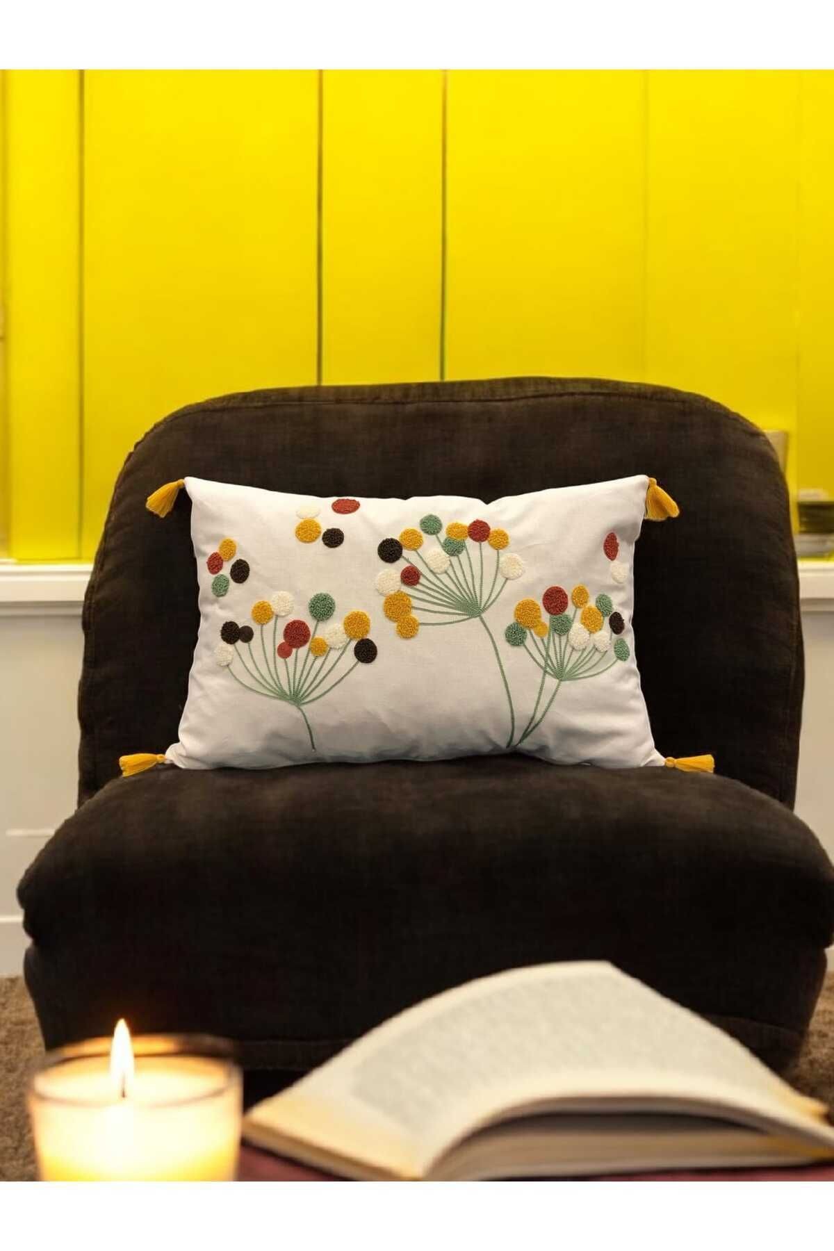 Punch Polen Desen Sarı Ponponlu Dikdörtgen Kırlent 35x55 cm