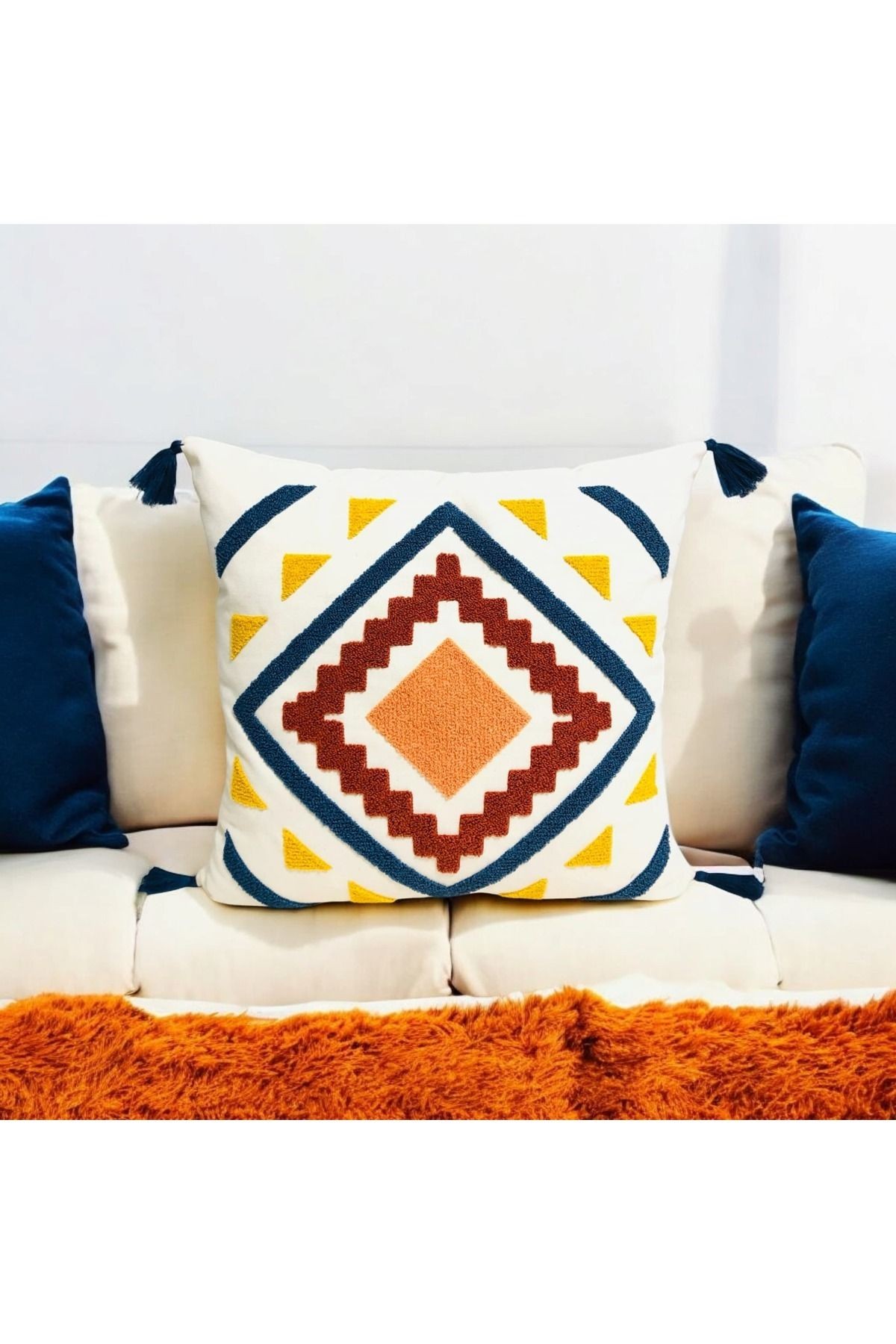 Punch Renkli Geometrik Desen Ponponlu Kırlent 43x43 cm