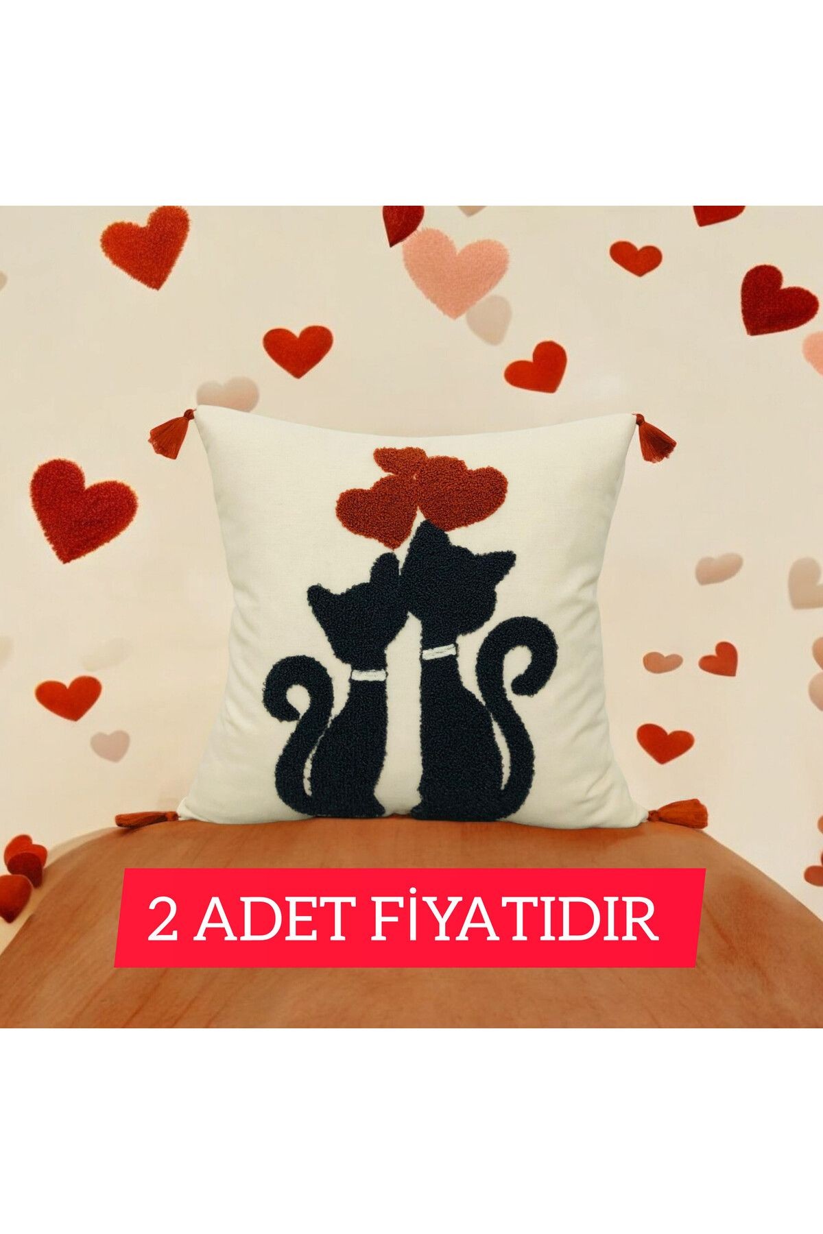 Punch Cat Desen Ponponlu Kırlent 43x43 cm
