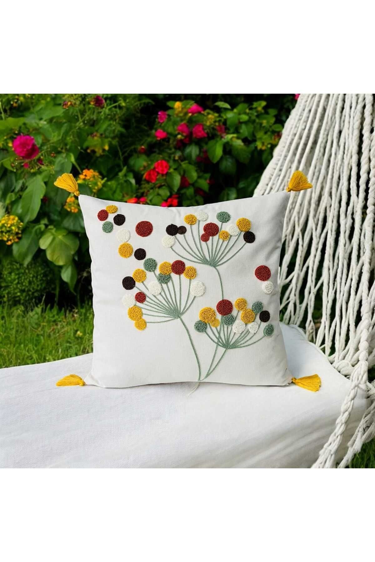 Punch Polen Desen Ponponlu Kırlent 43x43 cm