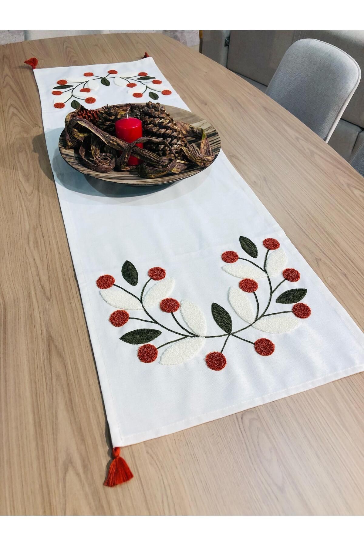 Punch Runner Bordo Papatya Ponponlu 35*140 cm