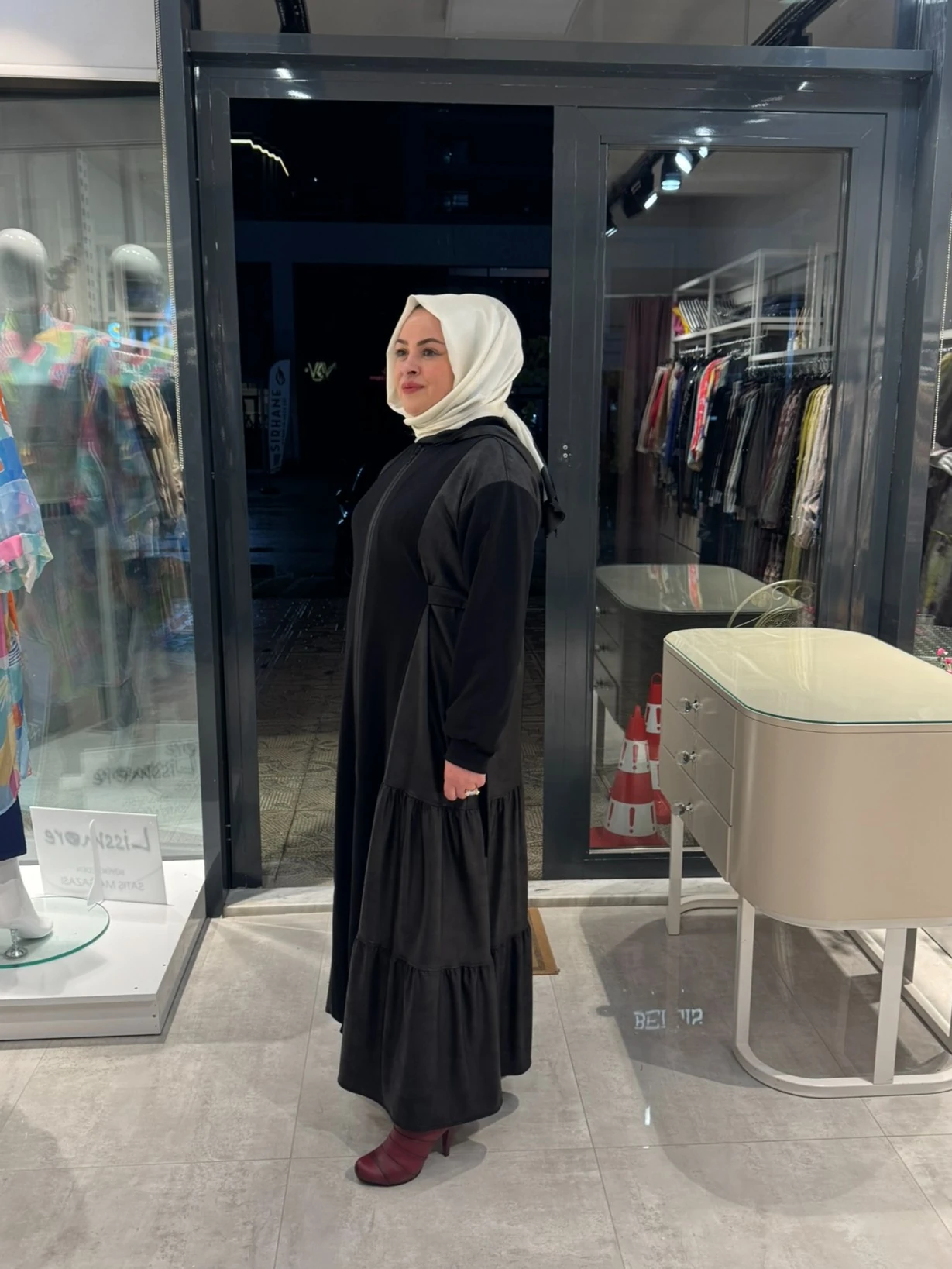 NURCAN ÇETİN DERİ DETAYLI FERACE