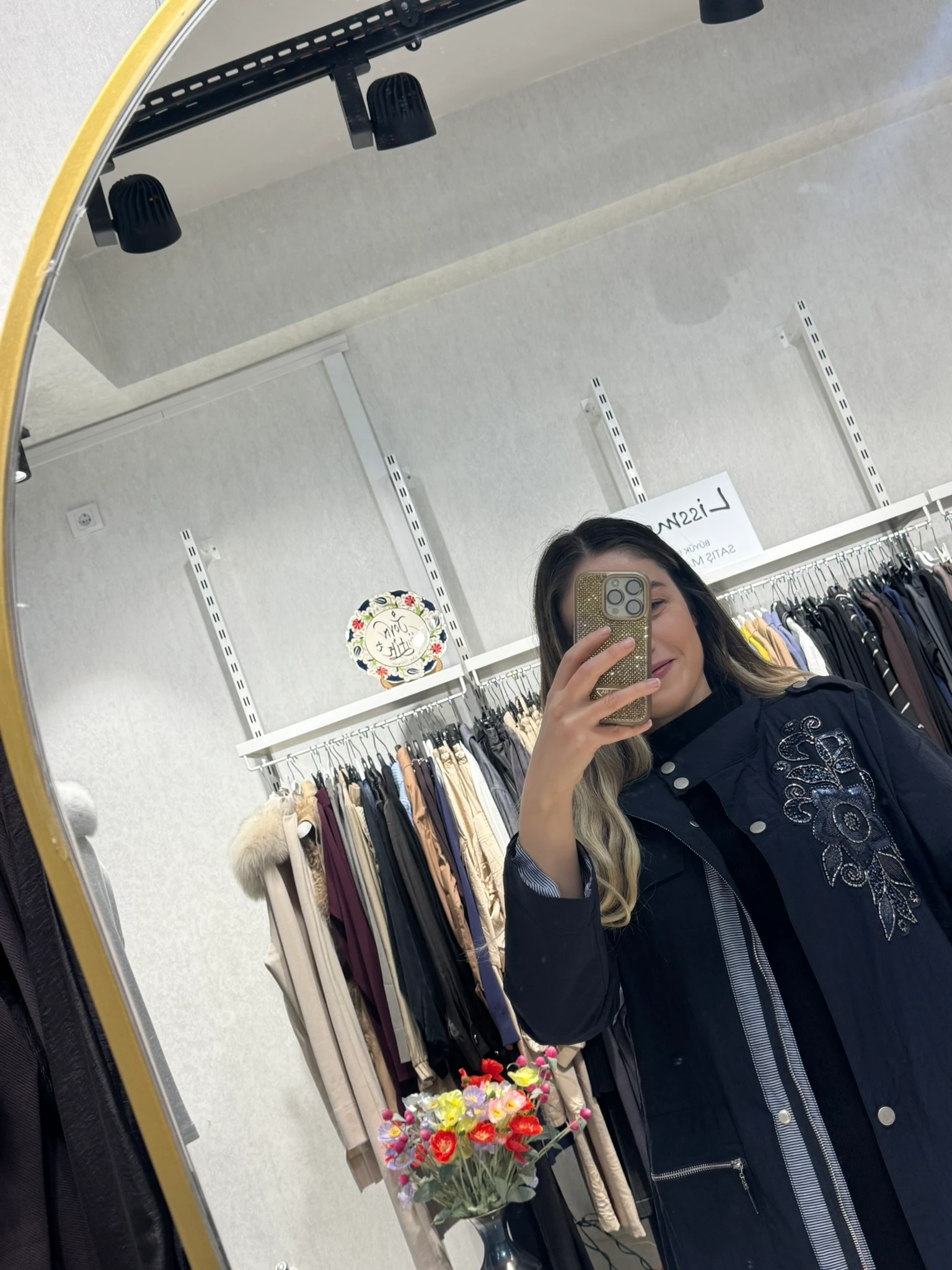 LİSSMORE YAKASI iŞLEMELİ KAP