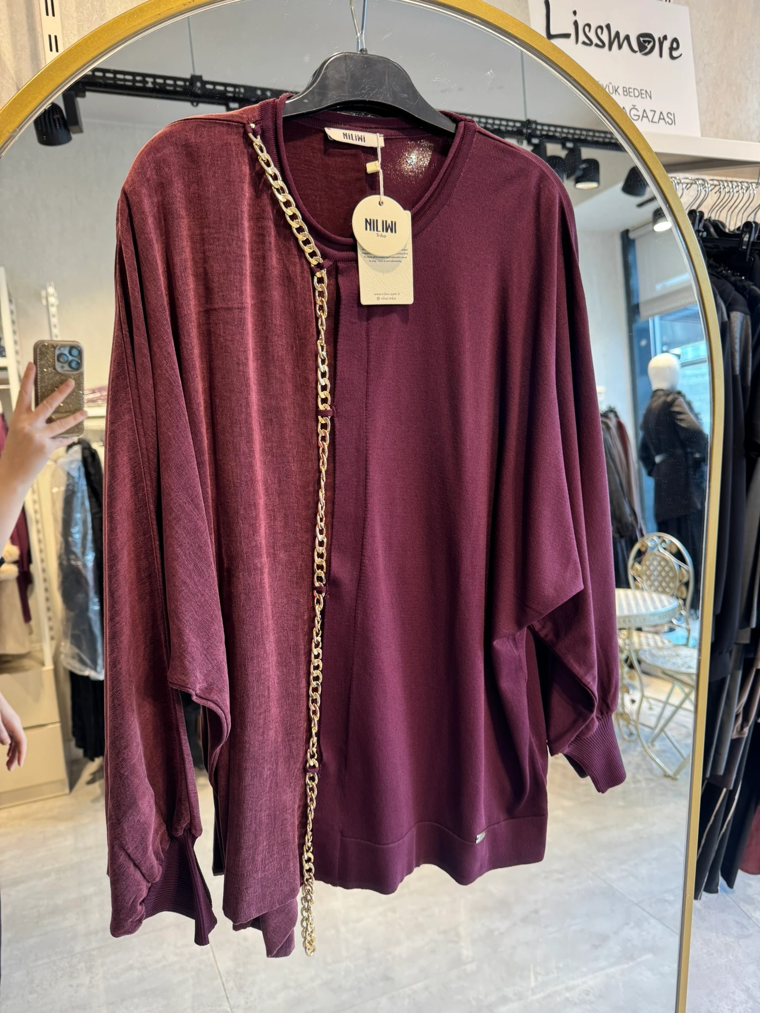 NİLWİ ZİNCİR DETAYLI BLUZ