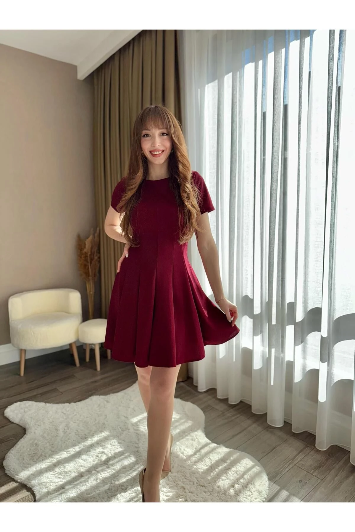 Oval Yaka Volanlı Elbise