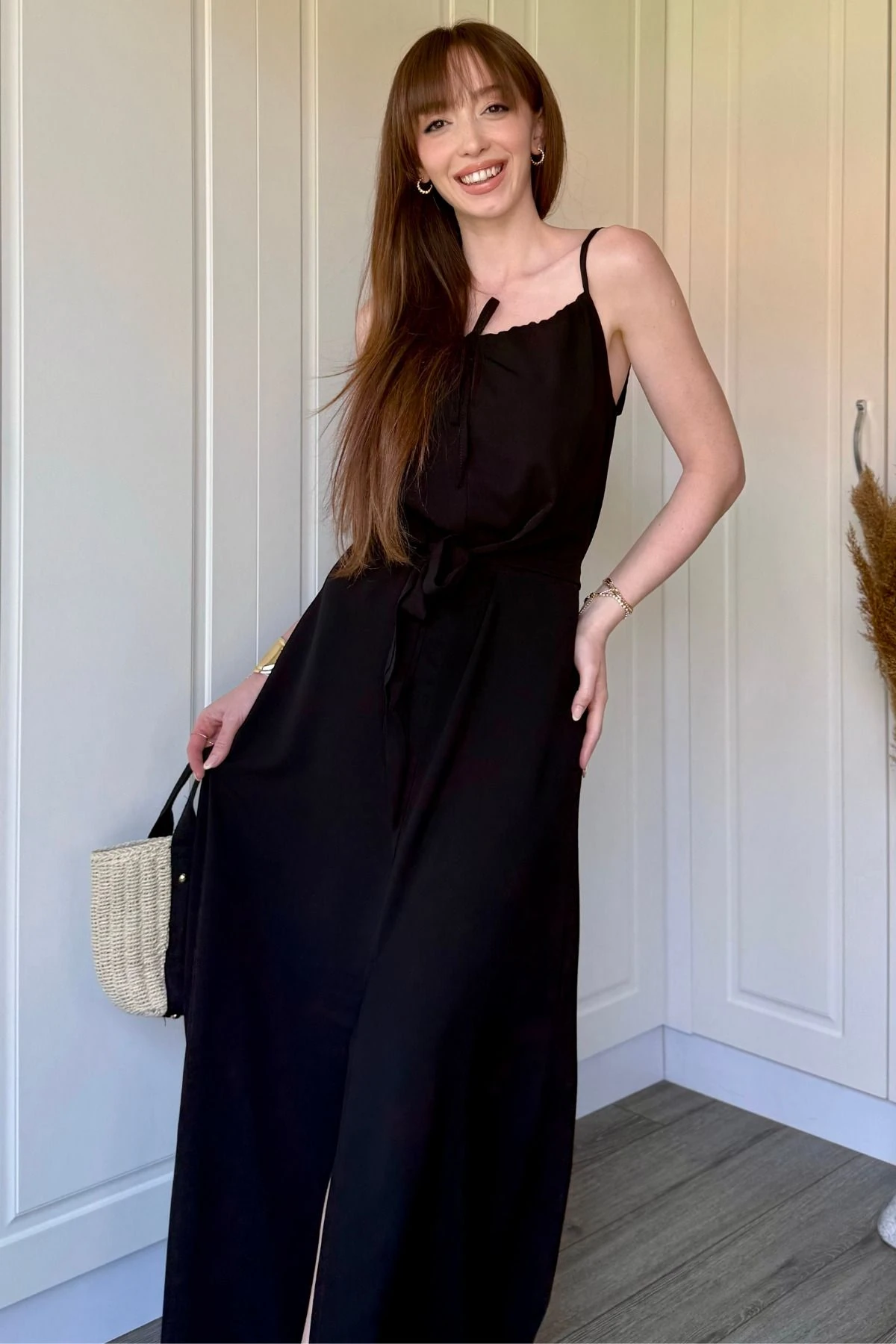 Önden Yırtmaçlı Viskon Siyah Elbise