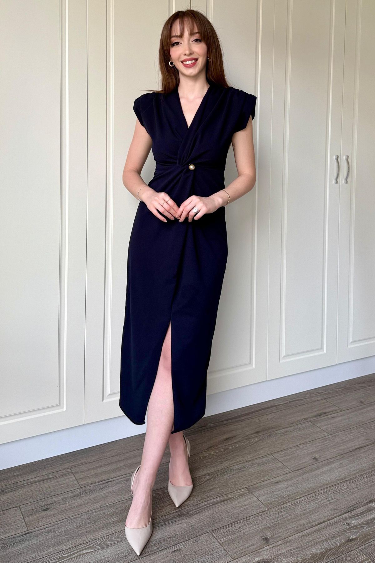 Kruvaze Yaka Vatkalı Incili  Elbise