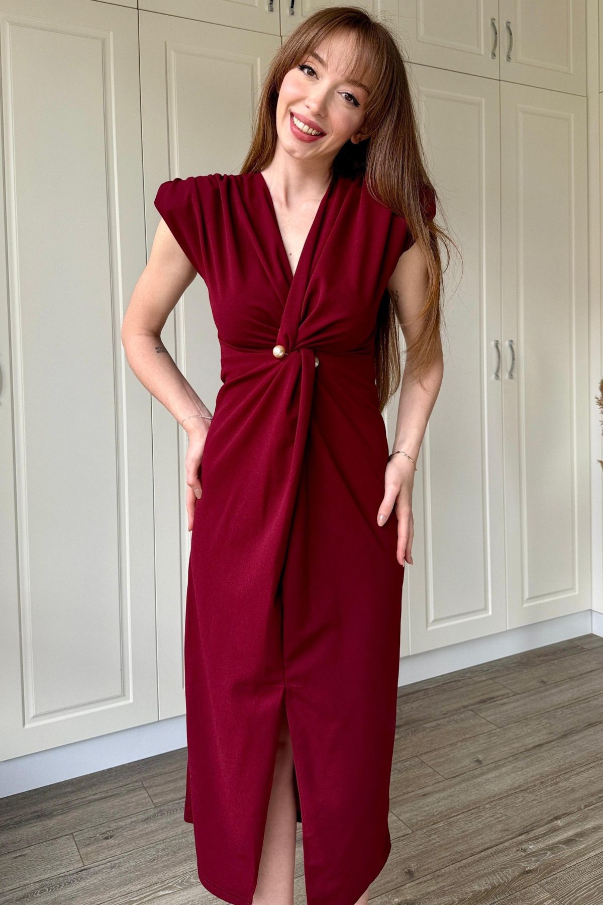 Kruvaze Yaka Vatkalı Incili Bordo Elbise