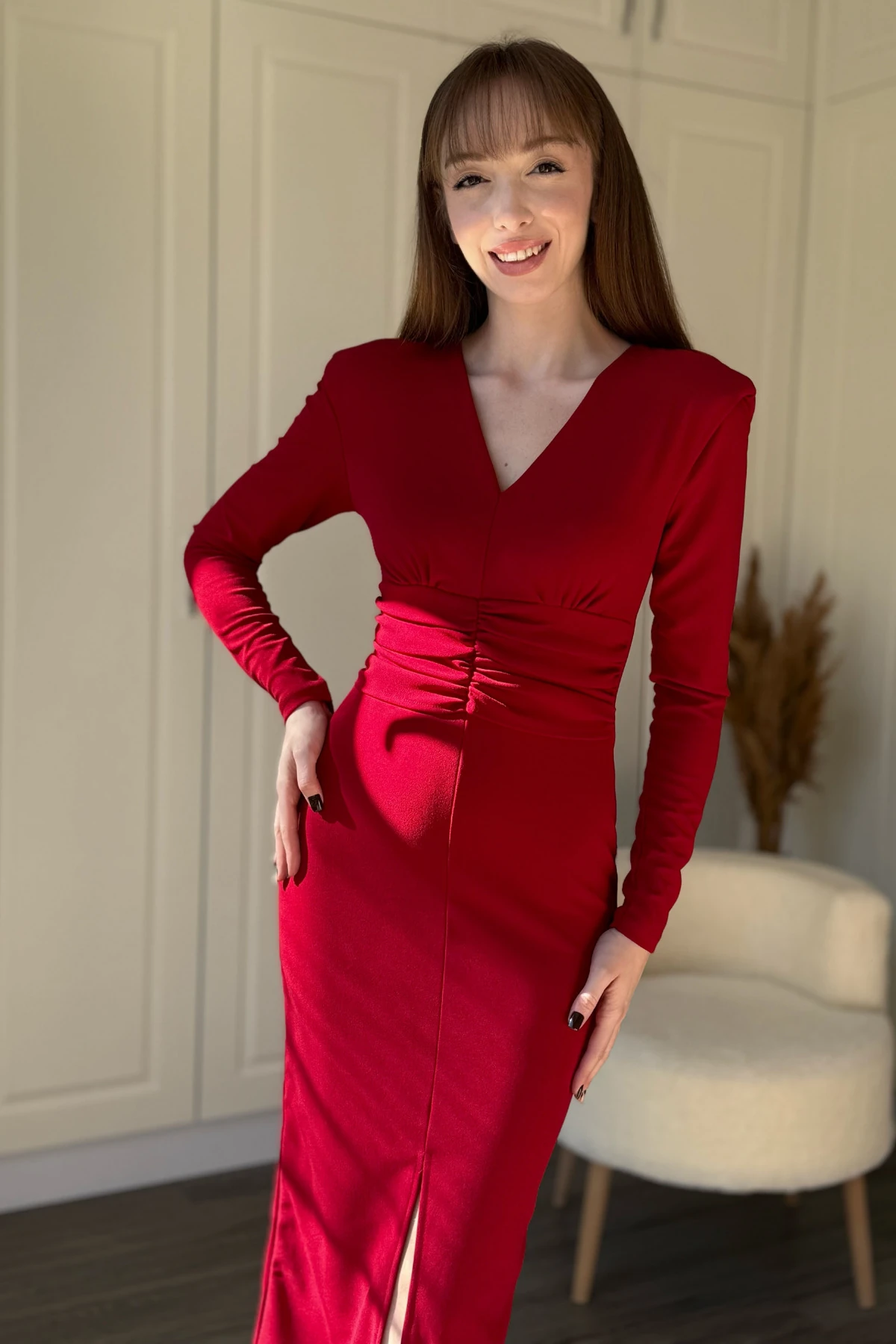 Vatkalı Beli Drapeli Önü Yırtmaçlı Midi Elbise