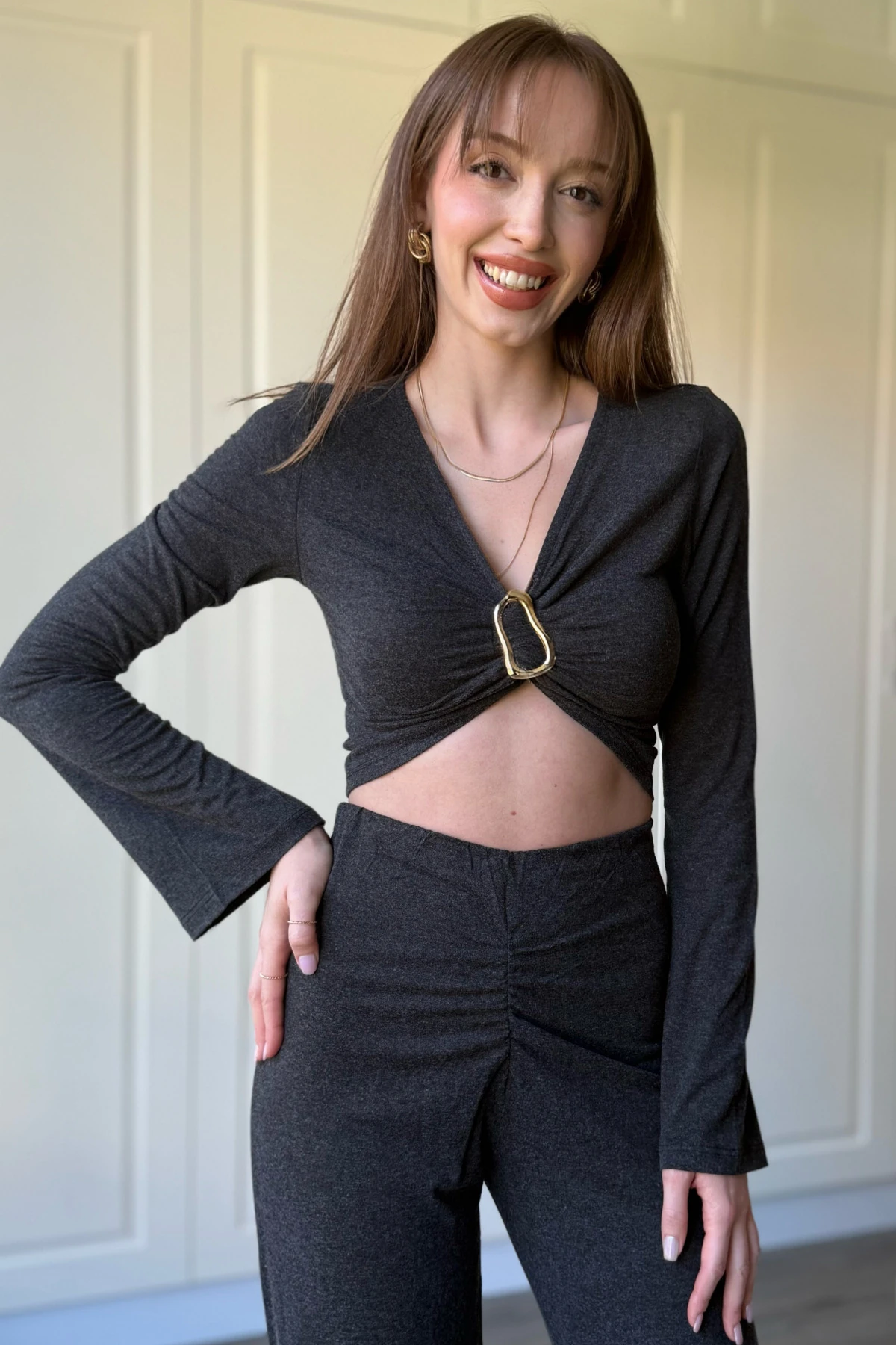 Aksesuarlı Crop Uzun Kollu Gri Takım