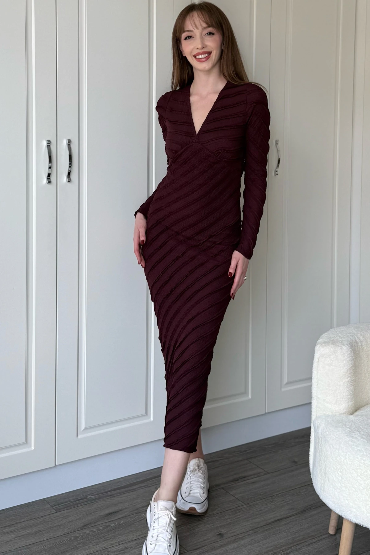 Fırfırlı V Yaka Mor Midi Elbise