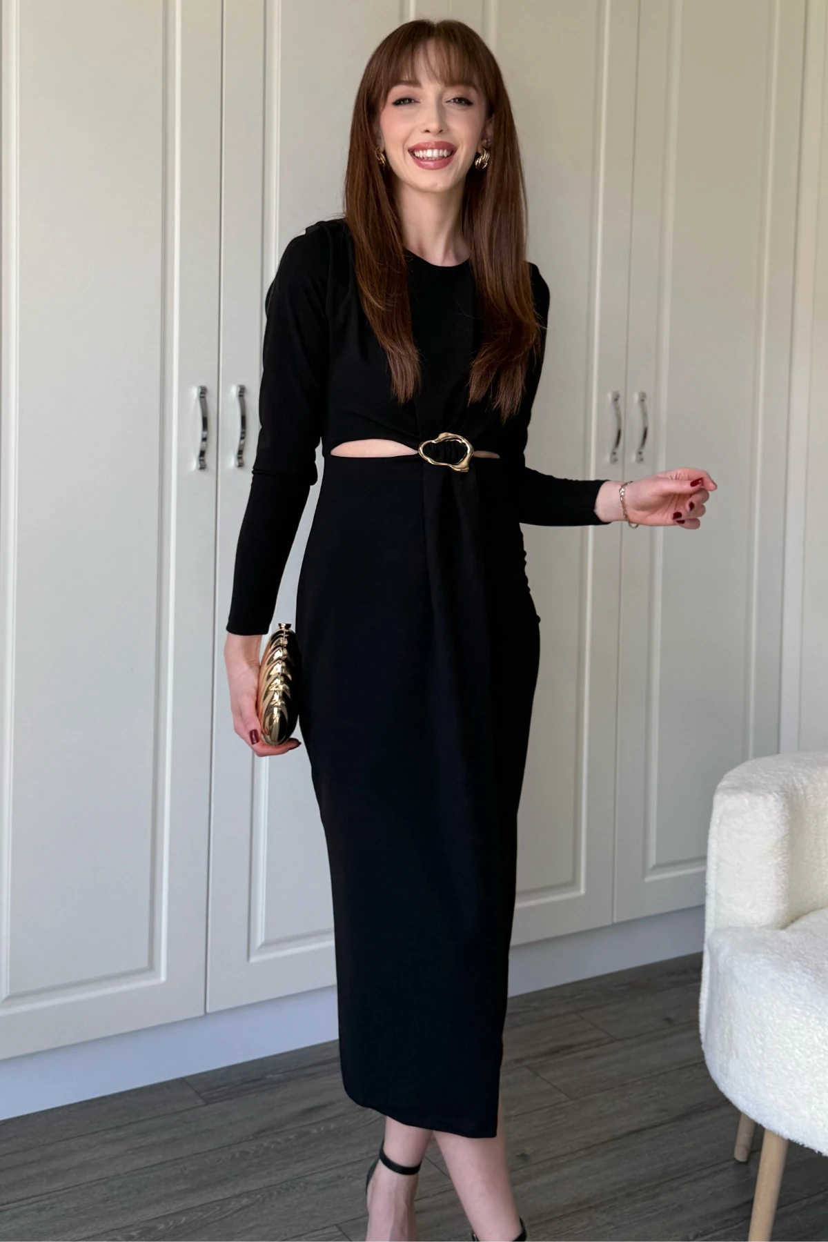 Bel Detaylı Uzun Kollu Midi Siyah Elbise