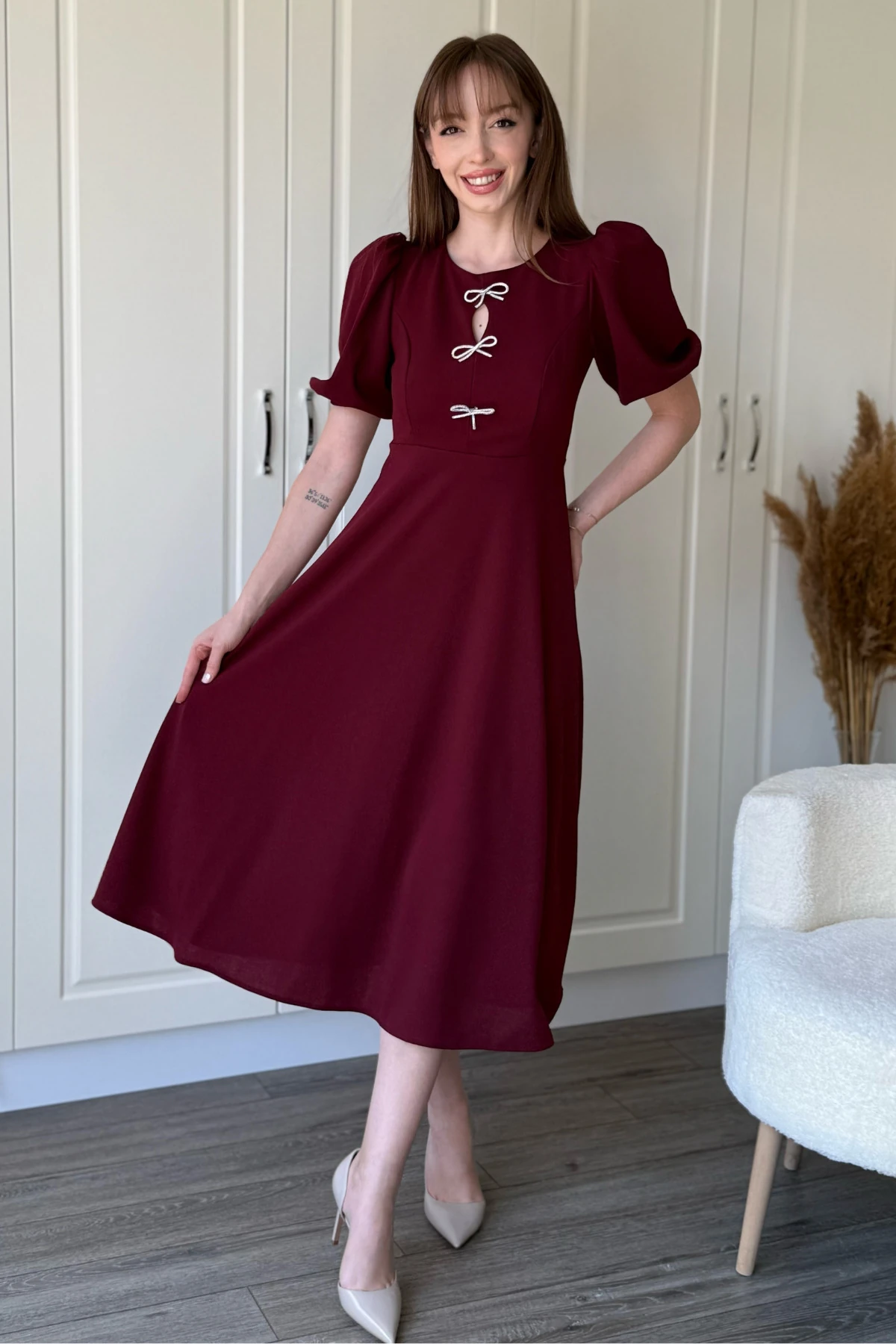 Balon Kol Kurdele Aksesuarı Çıkarılabilir Midi Bordo Elbise