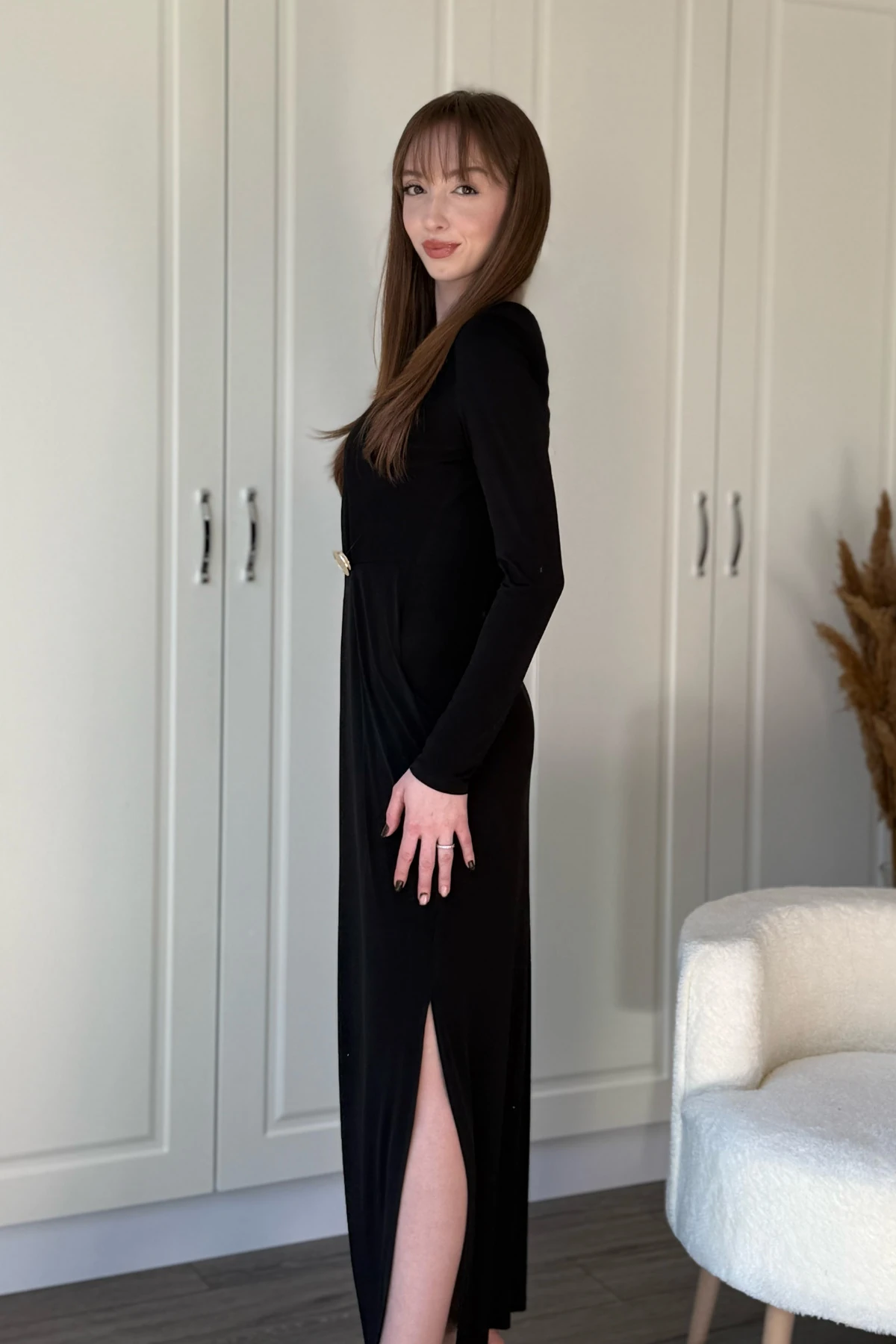 Beli Gold Aksesuarlı Zarif Maxi Elbise