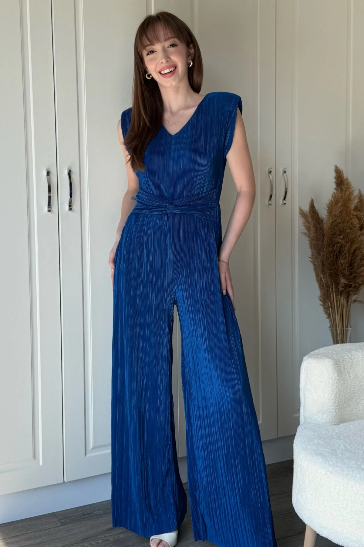 Vatkalı Bel Detaylı Krinkıl Piliseli Bol Paça Beyaz Tulum