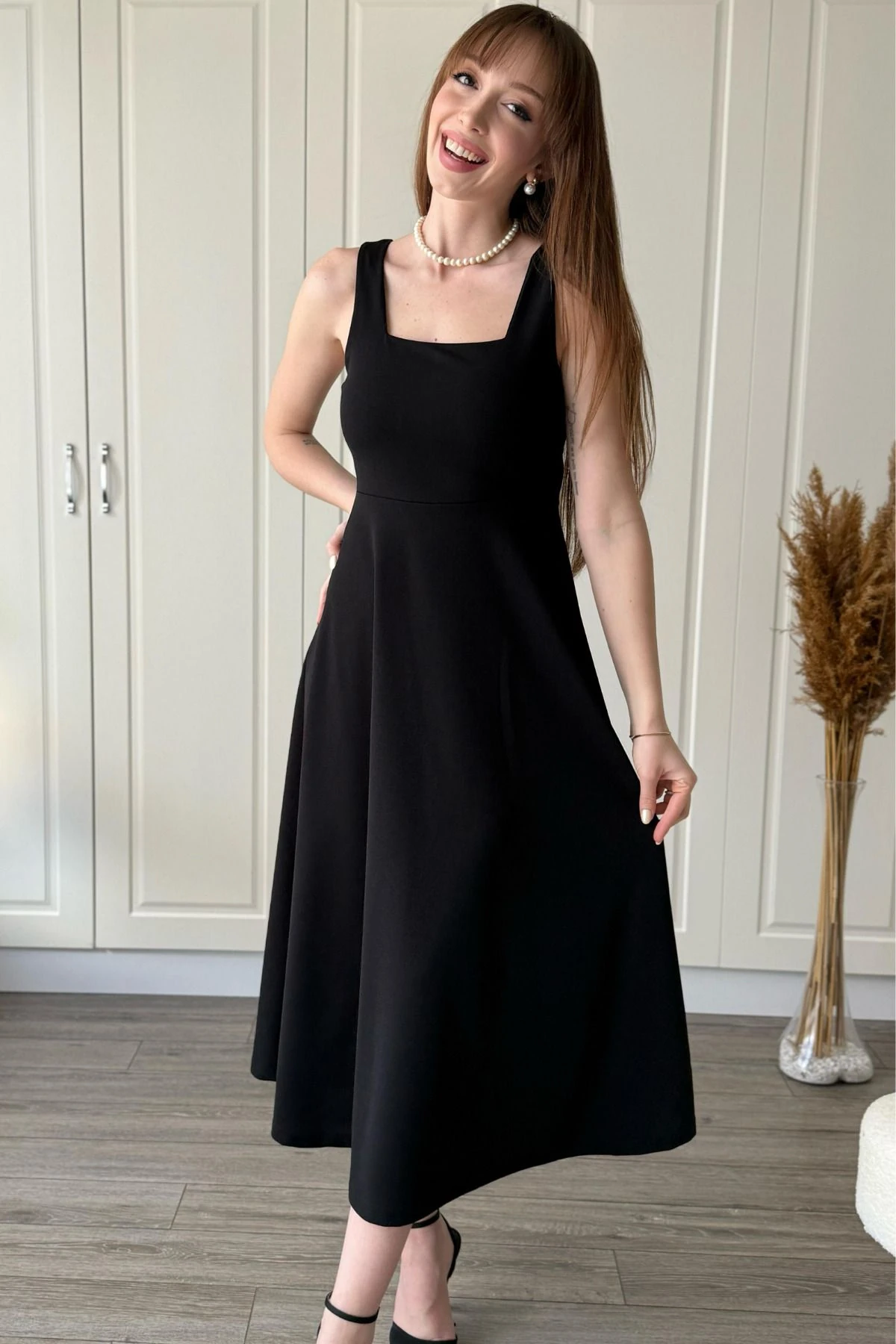 Kare Yaka Askılı Midi Elbise