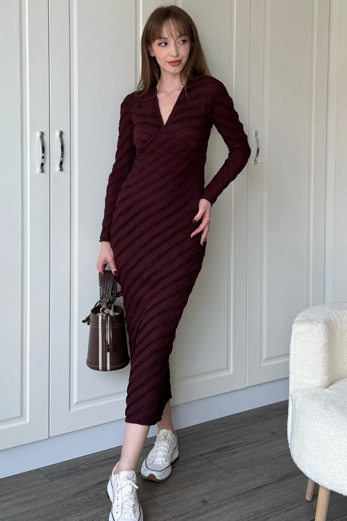 Fırfırlı V Yaka Mor Midi Elbise