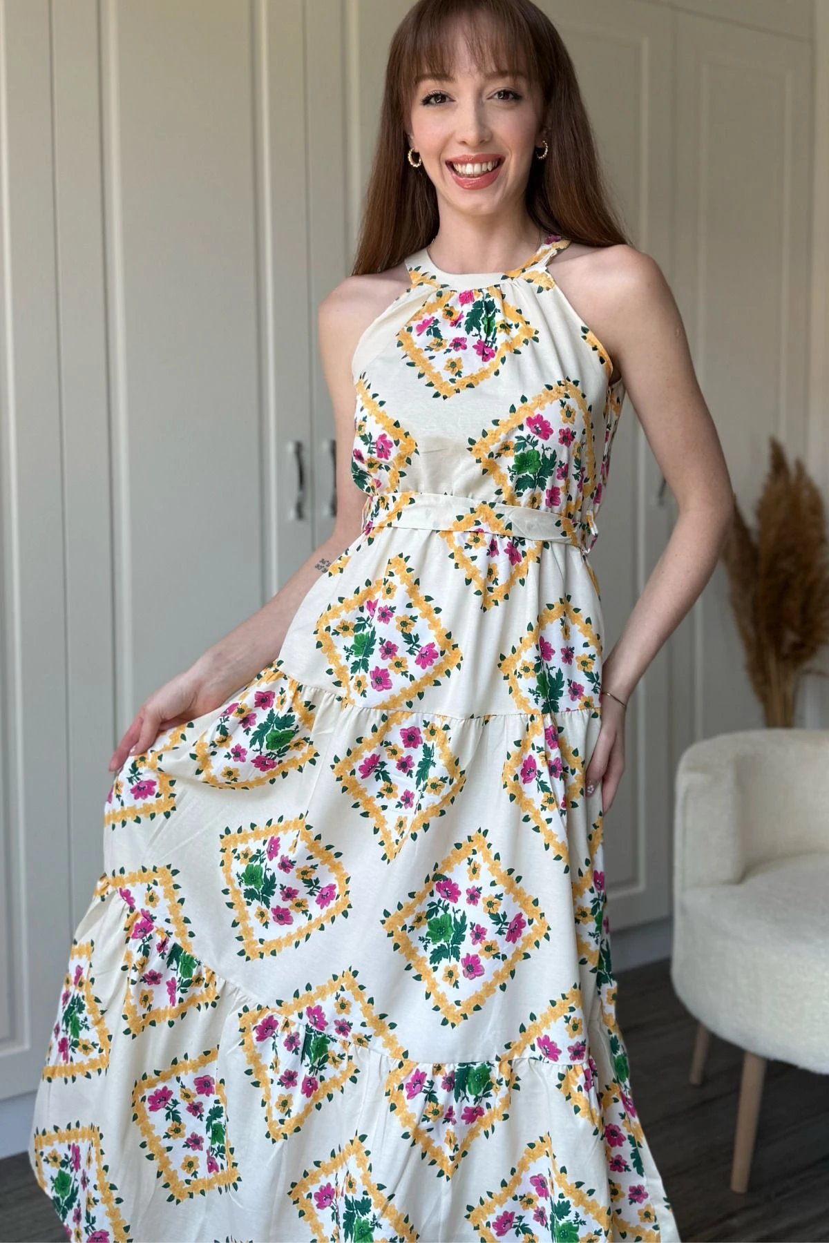 Halter Yaka Çiçekli Midi Elbise