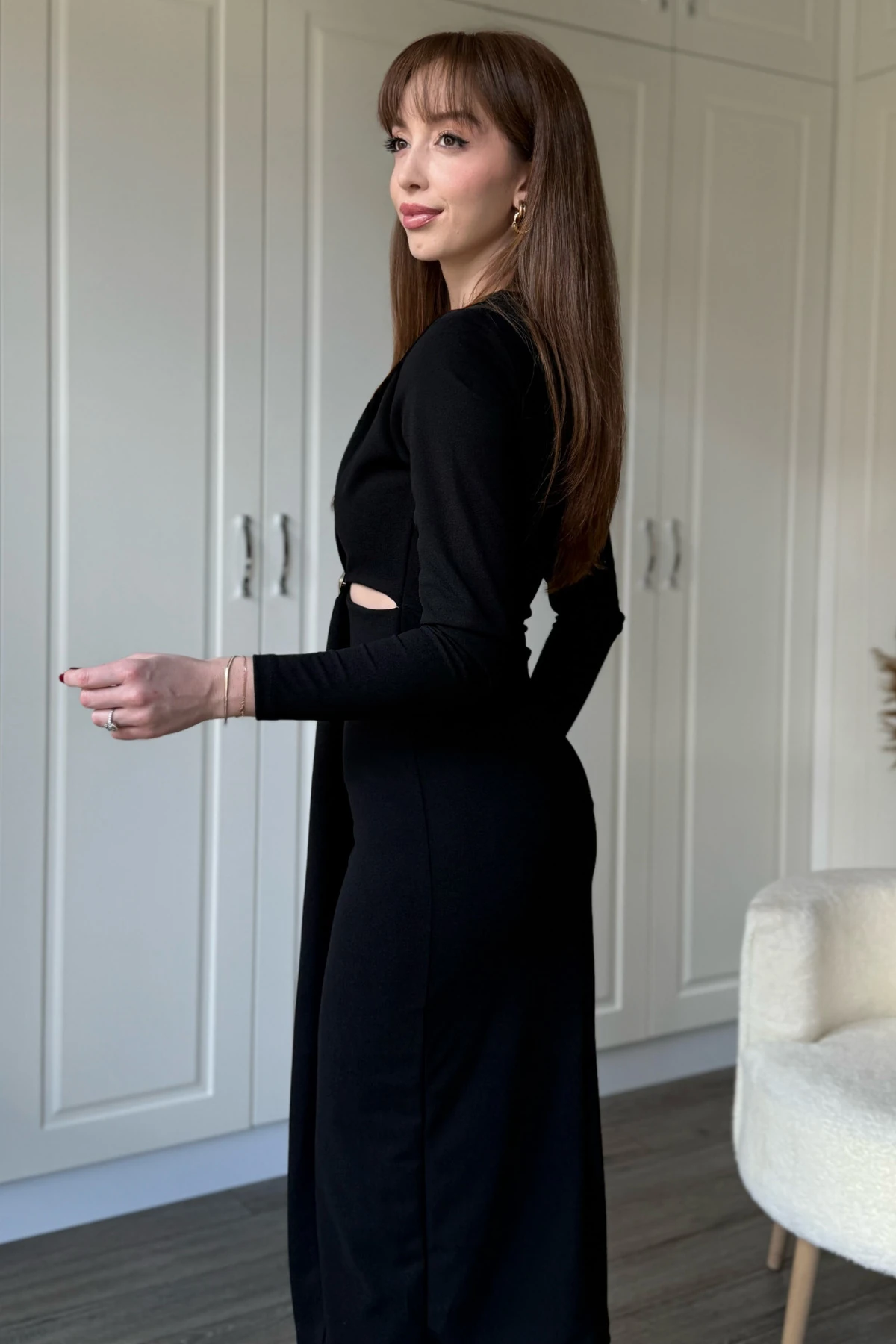 Bel Detaylı Uzun Kollu Midi Siyah Elbise