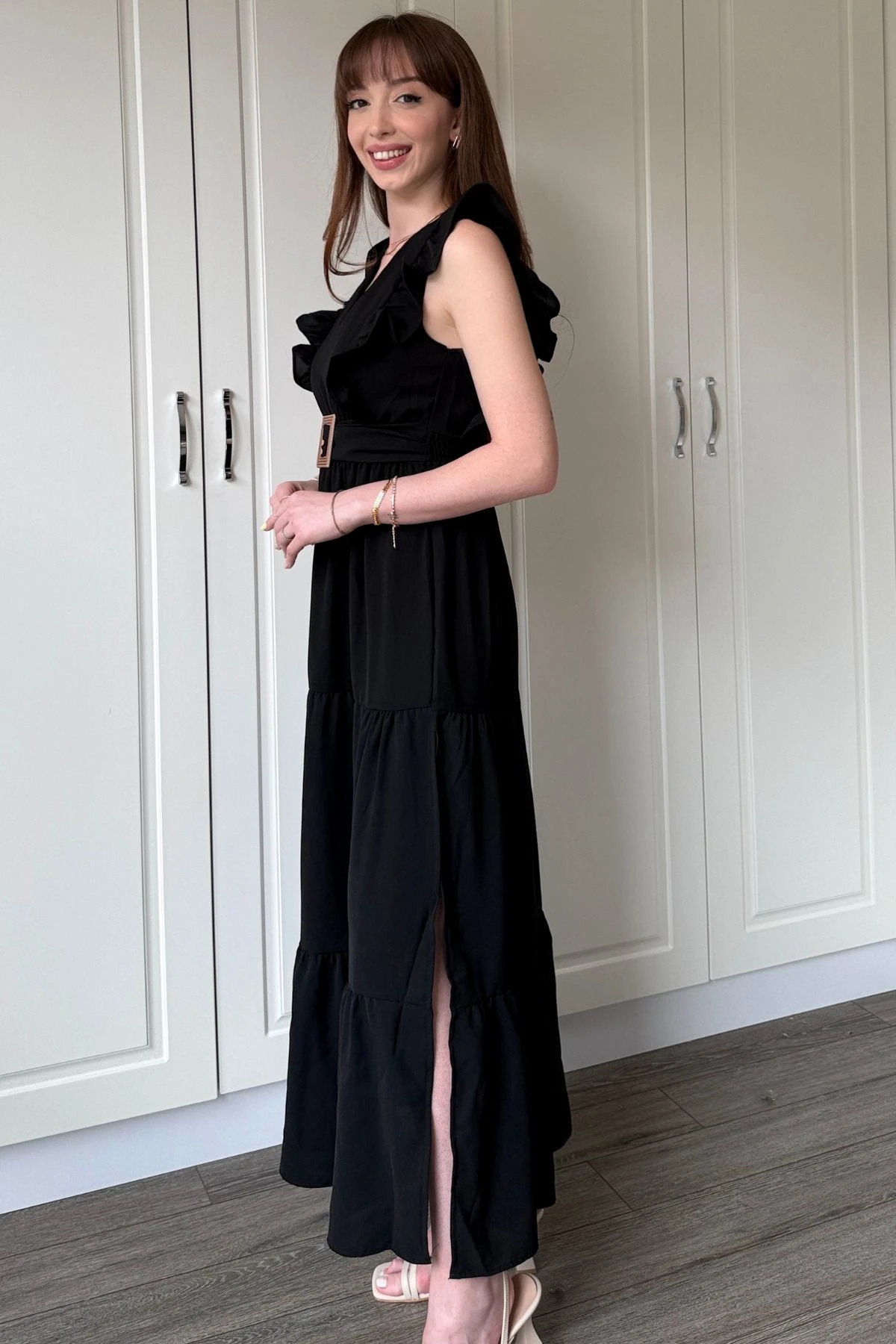  Kol Fırfırlı Yırtmaçlı Uzun Elbise