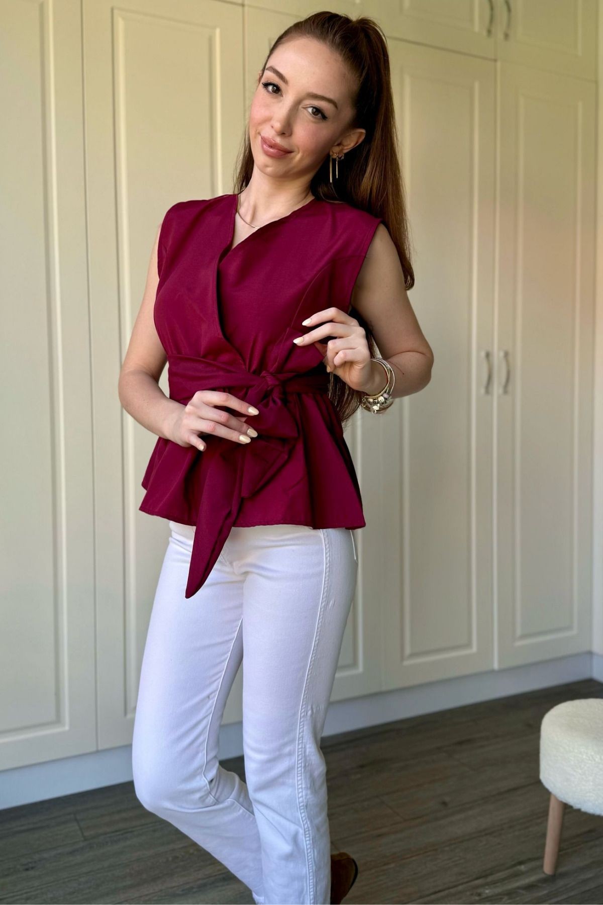 Kurdele Detaylı V Yaka Bluz
