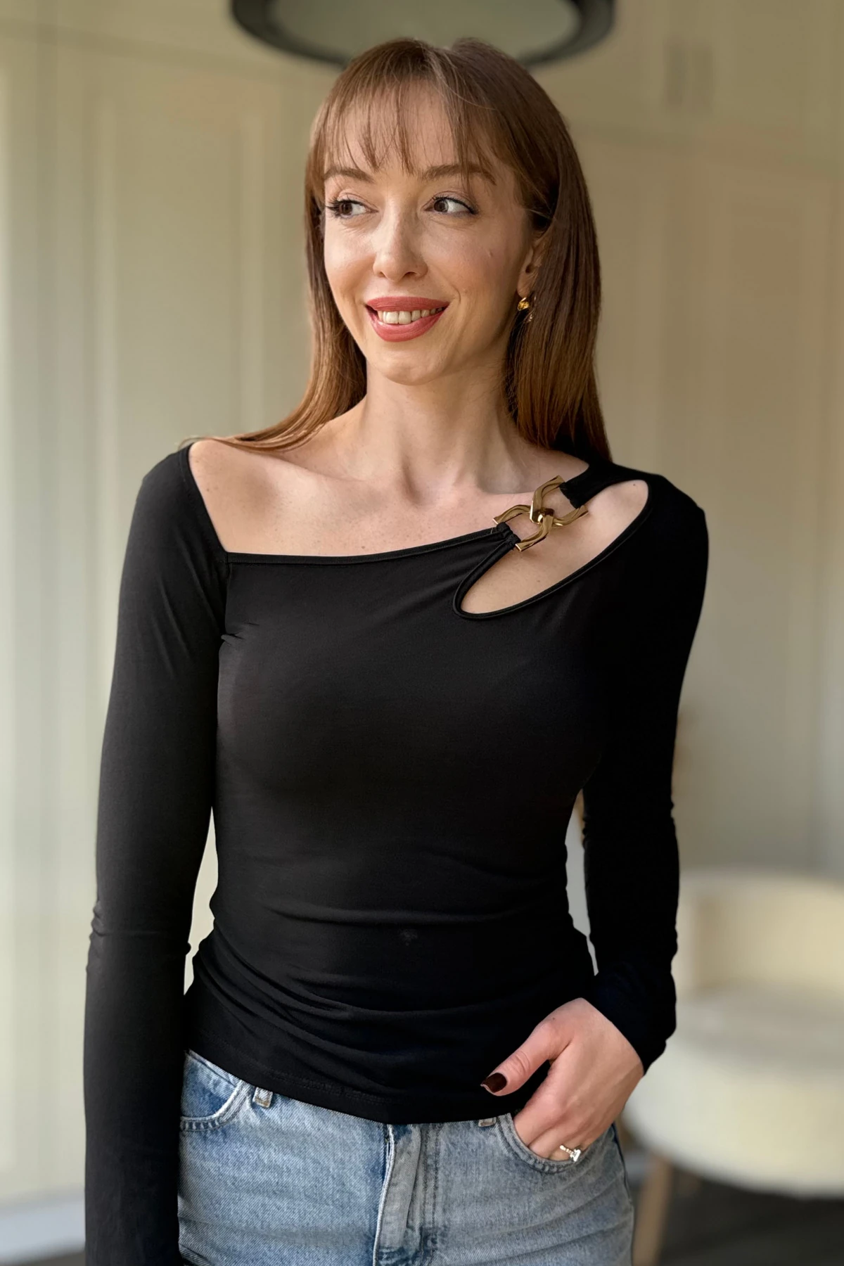 Omuz Detaylı Tokalı Body