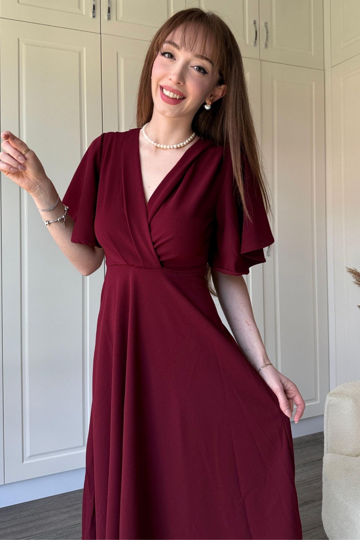 Kruvaze Yaka Kolları Volanlı Midi Bordo Elbise