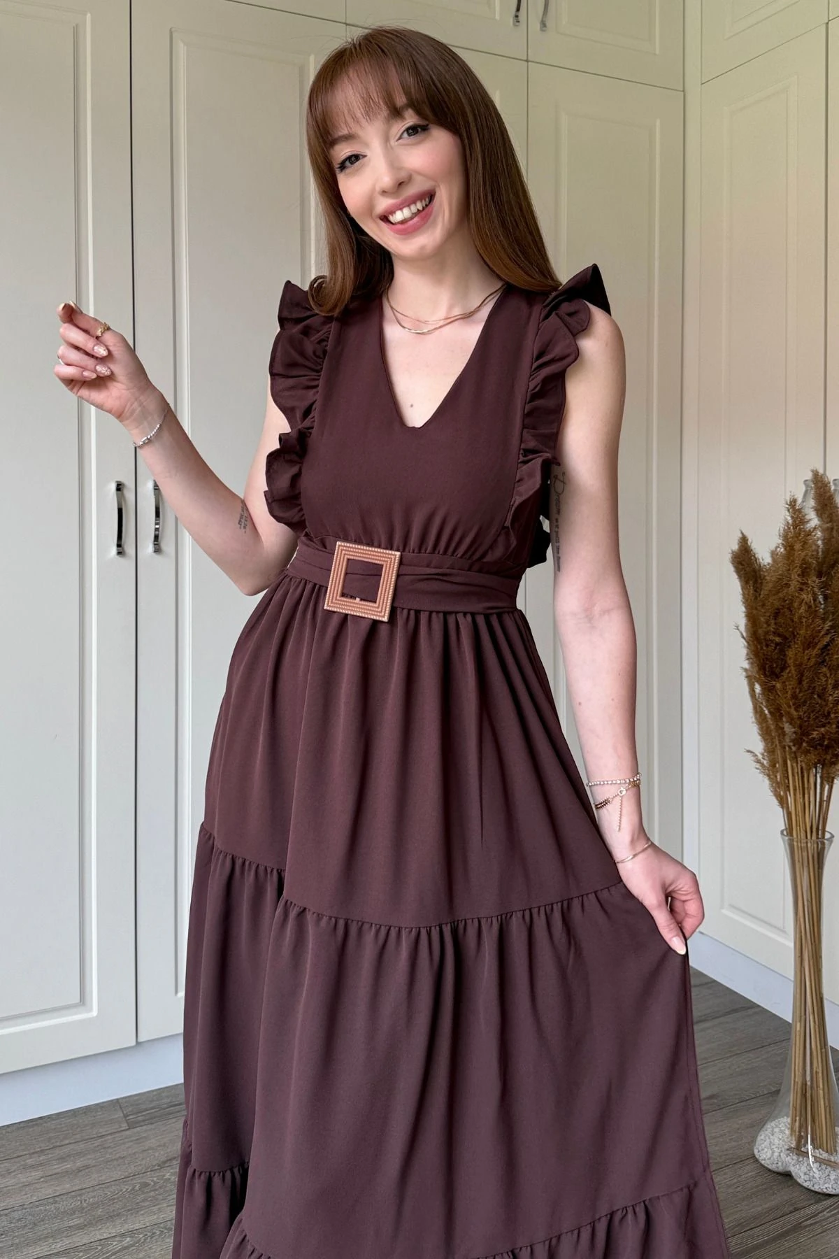 Kol Fırfırlı Yırtmaçlı Uzun Elbise