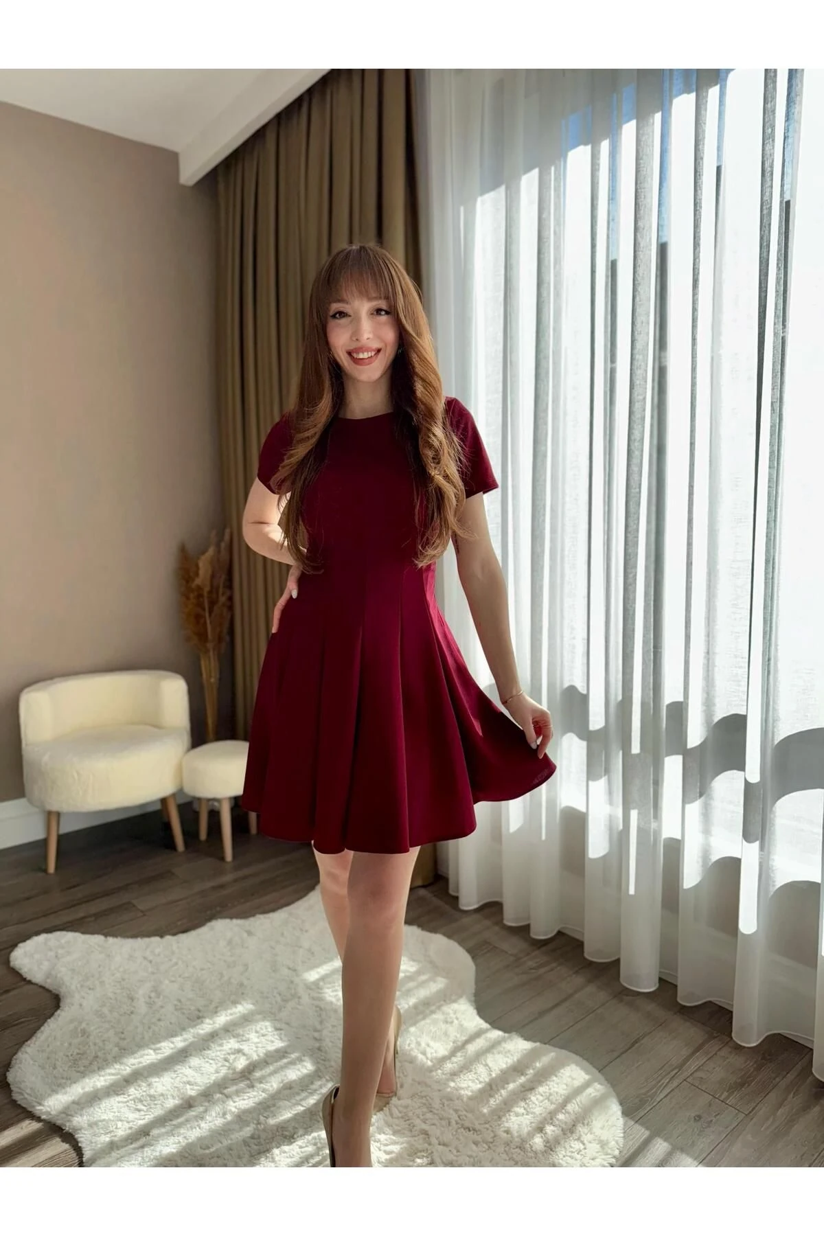 Oval Yaka Volanlı Elbise