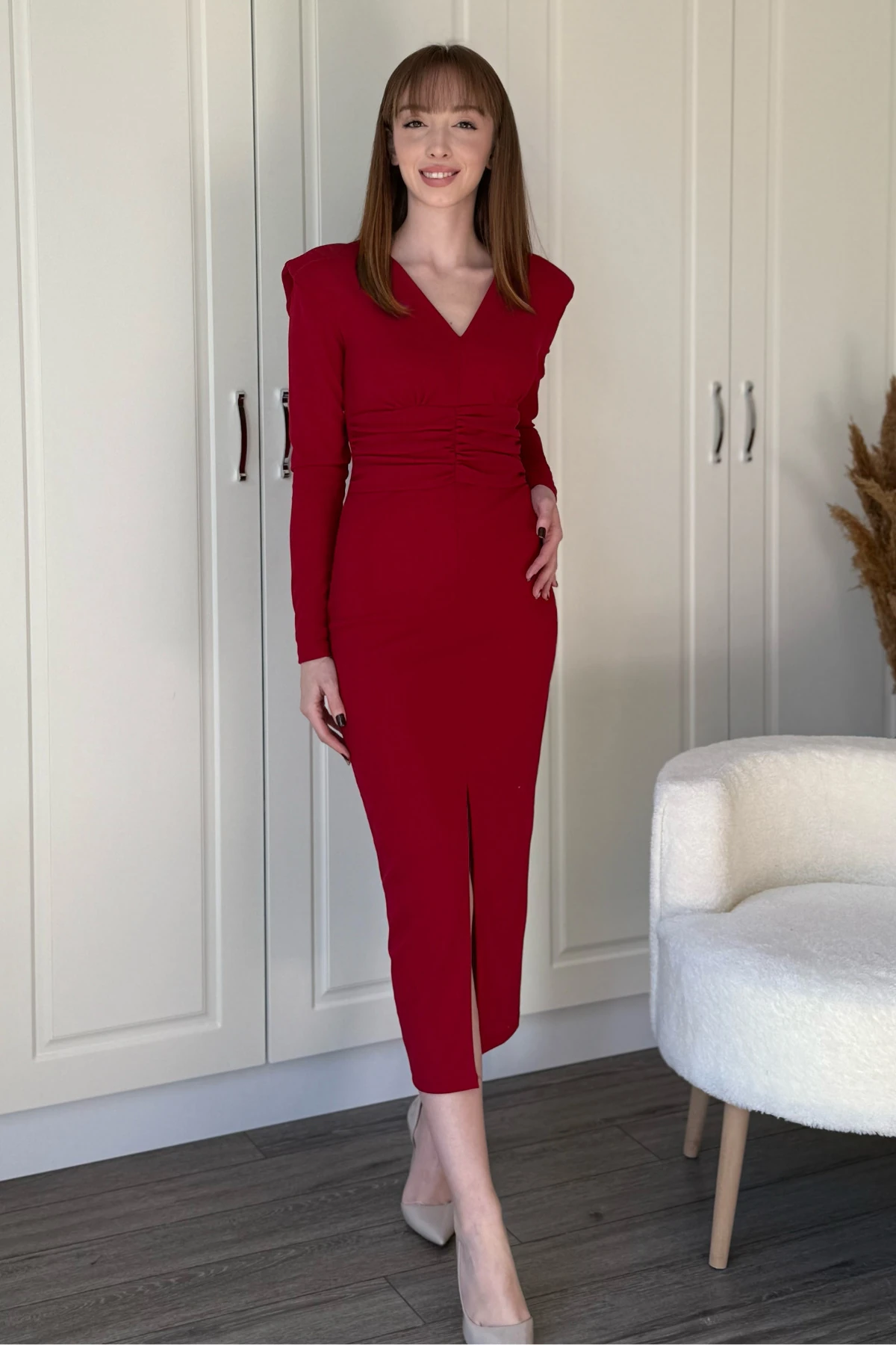 Vatkalı Beli Drapeli Önü Yırtmaçlı Midi Elbise