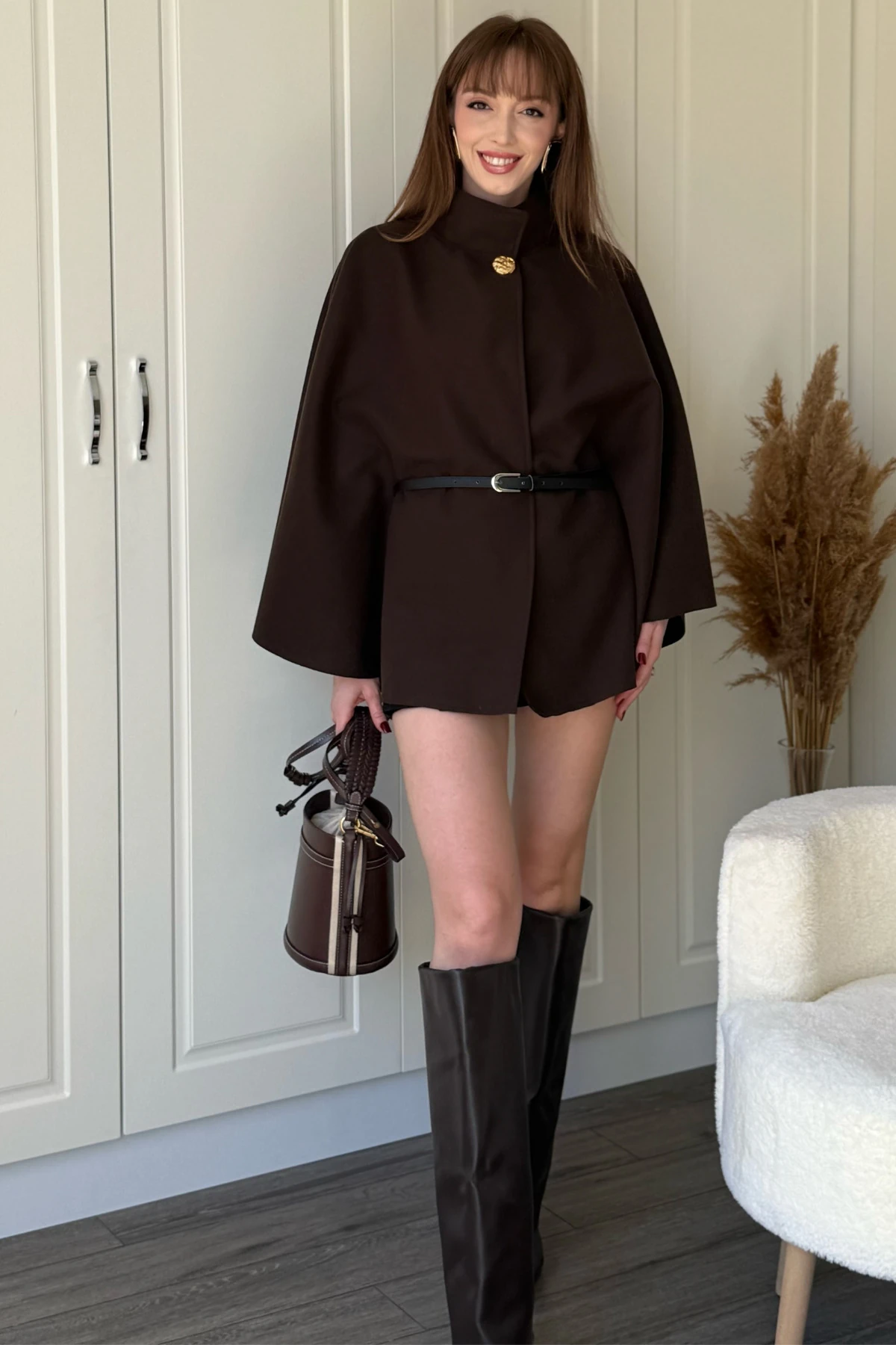 Kemeri Çıkarılabilir Gold Düğmeli Kahverengi Kaşe Panço