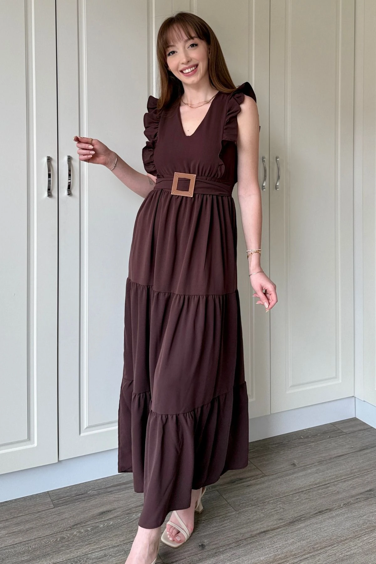 Kol Fırfırlı Yırtmaçlı Uzun Elbise