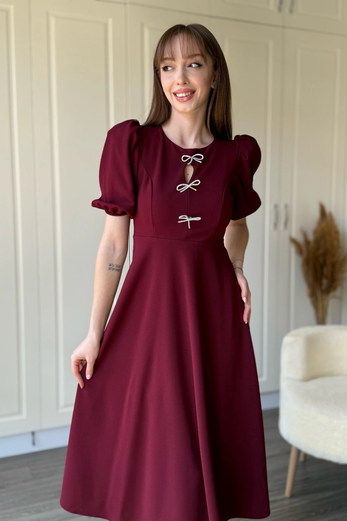 Balon Kol Kurdele Aksesuarı Çıkarılabilir Midi Bordo Elbise