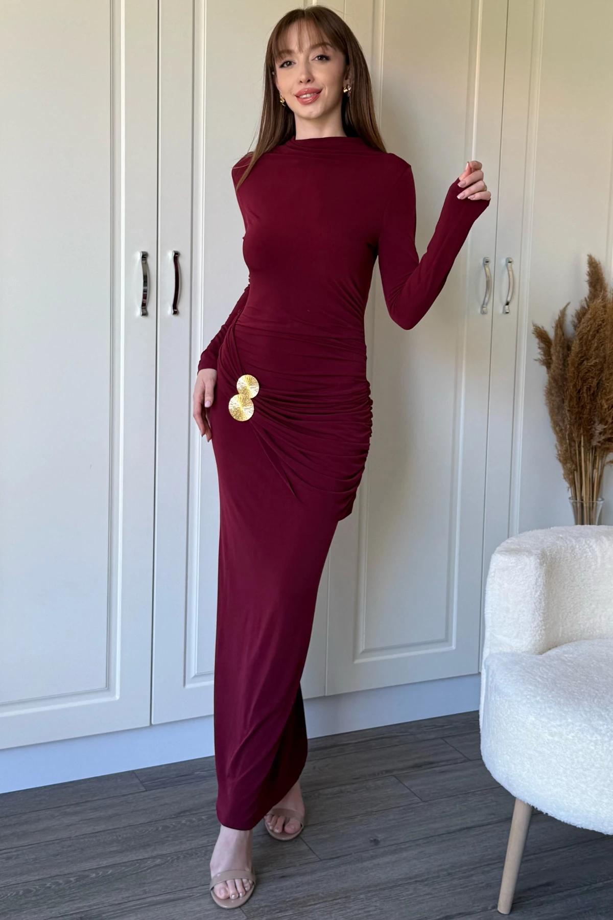 Bel Aksesuarlı Büzgülü Maxi Bordo Elbise
