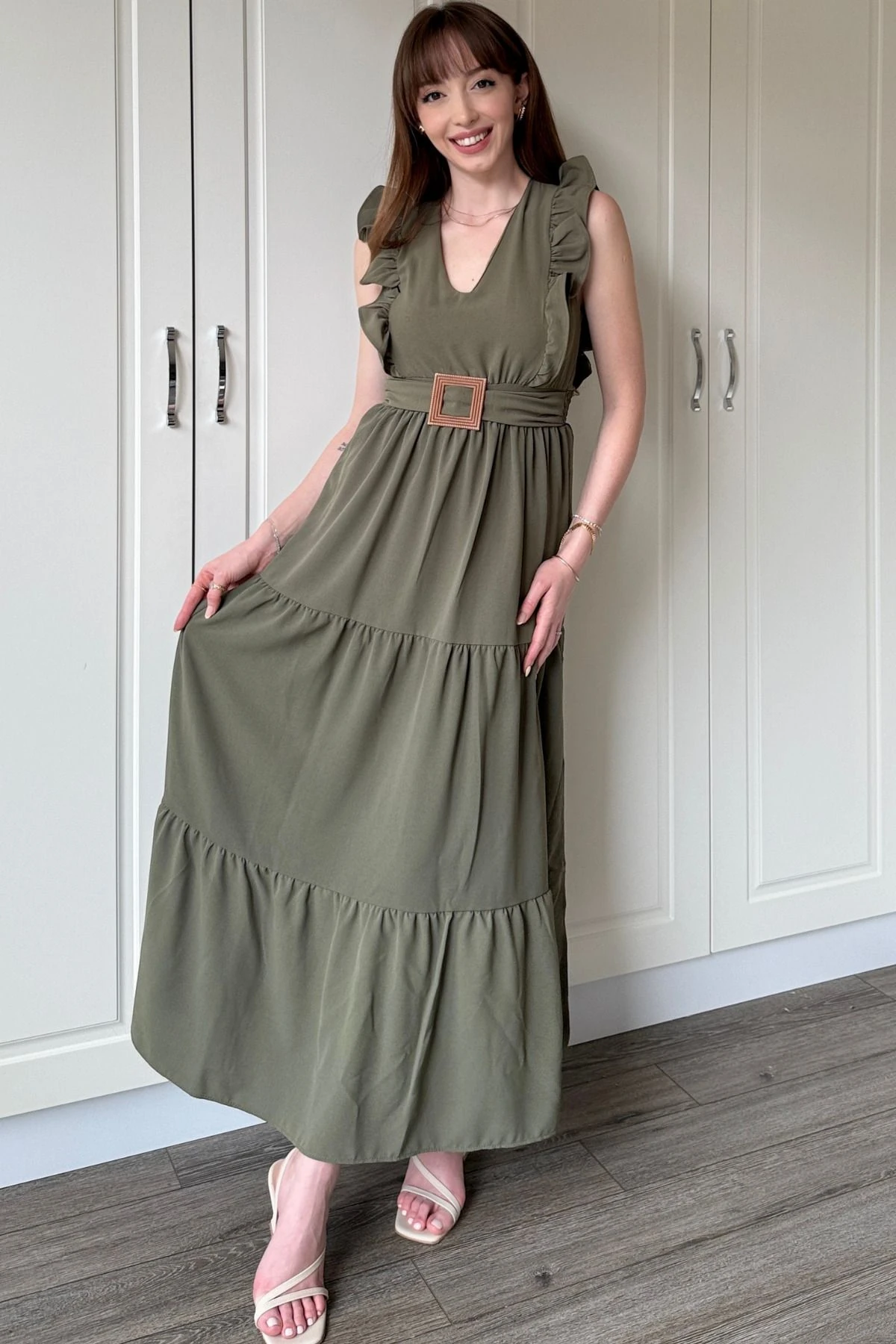 Kol Fırfırlı Yırtmaçlı Uzun Elbise