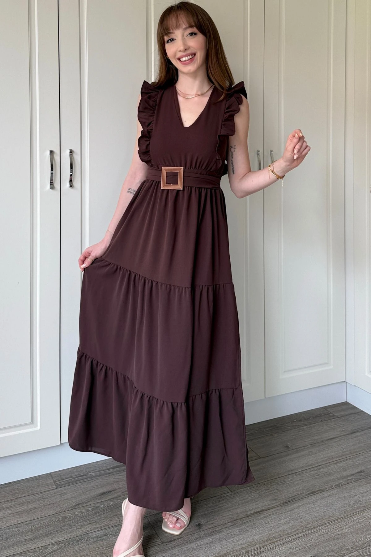 Kol Fırfırlı Yırtmaçlı Uzun Elbise