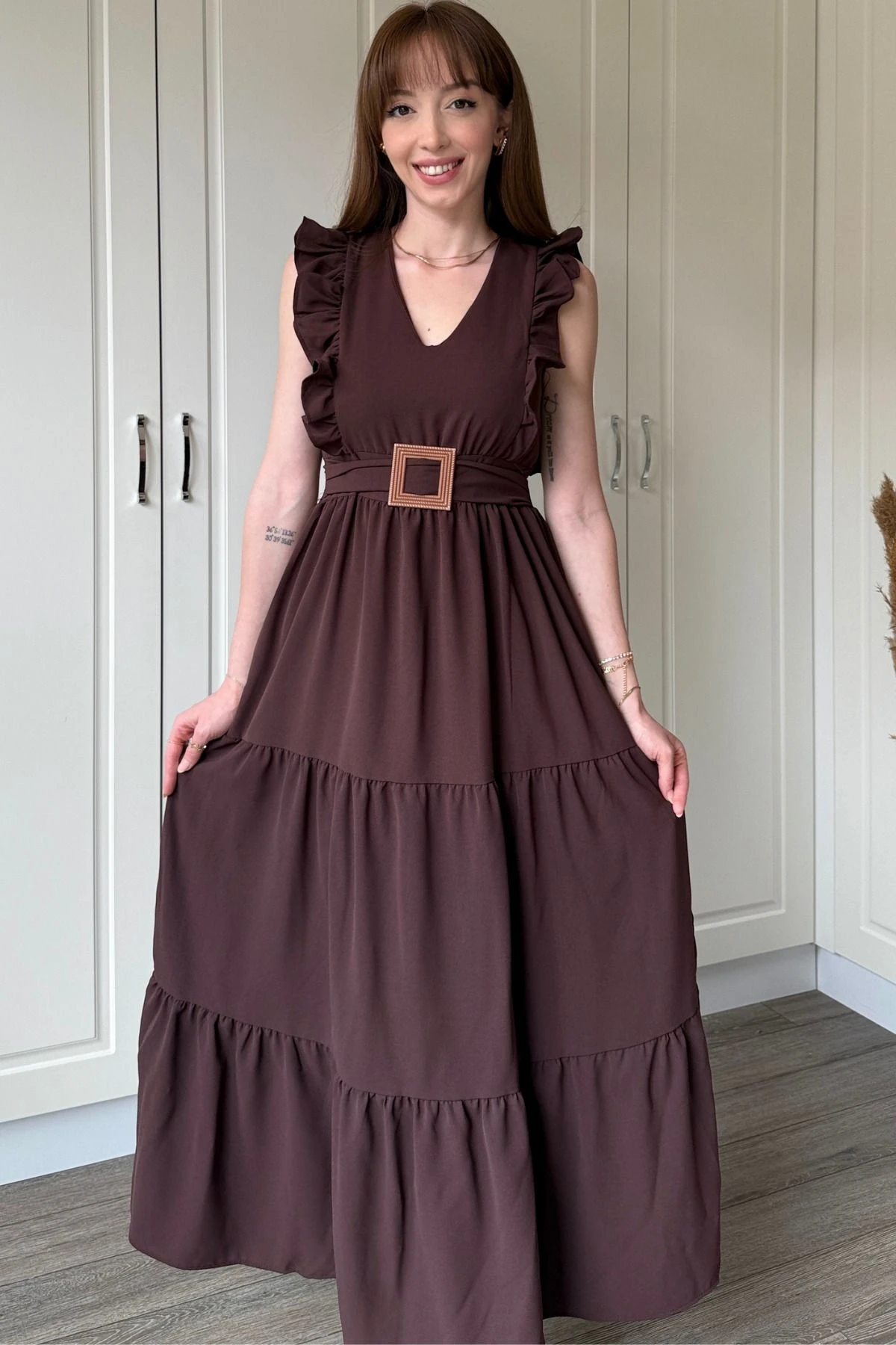 Kol Fırfırlı Yırtmaçlı Uzun Elbise