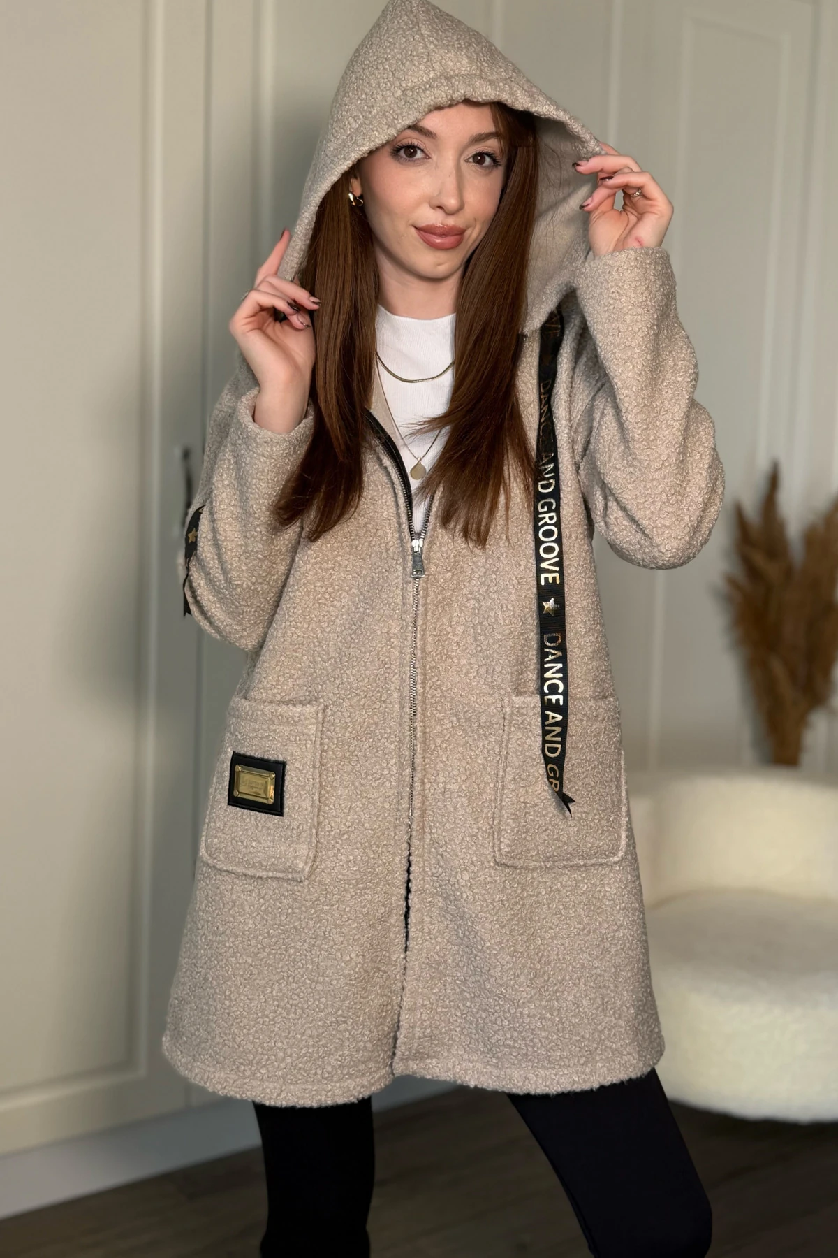 Peluş Kapüşonlu Fermuarlı Diz Altı Yumuşak Bej Hırka