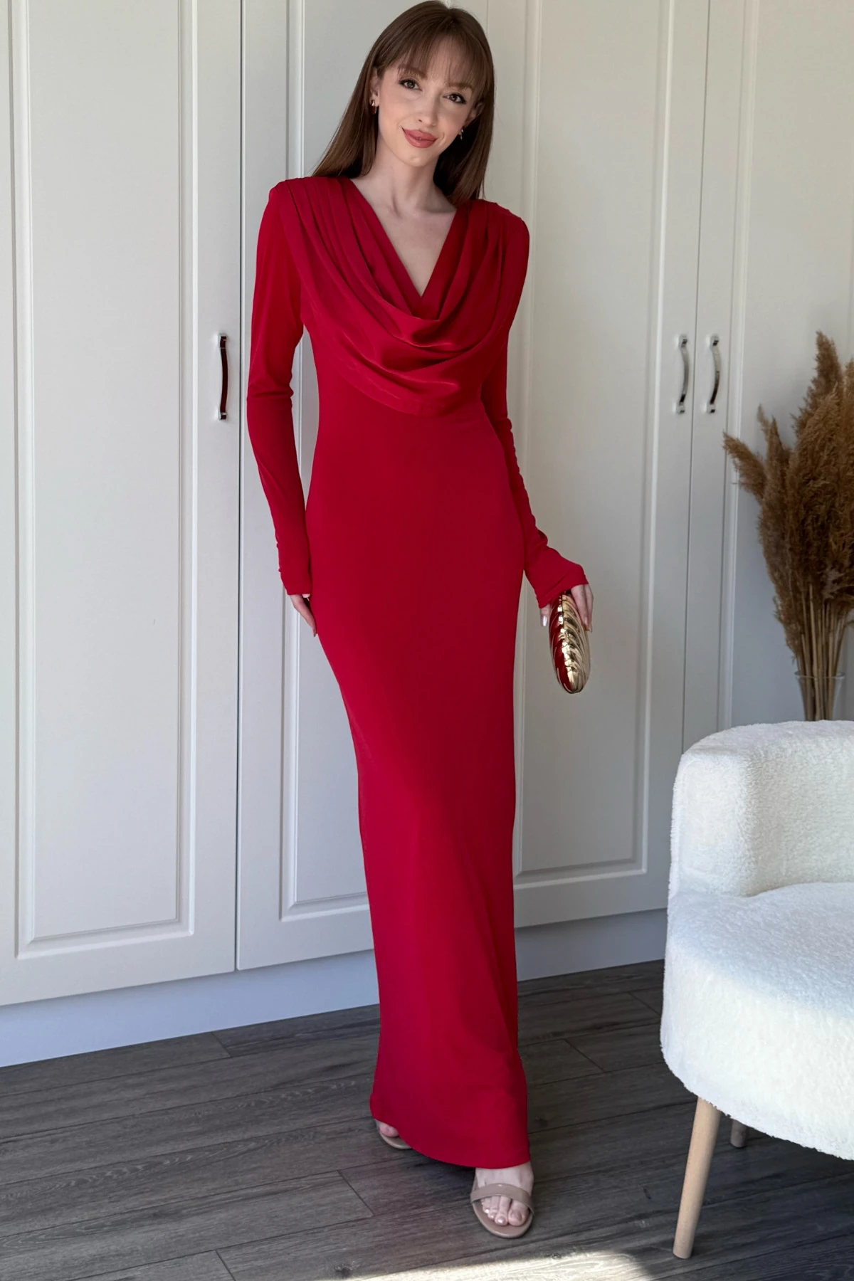 Degaje Yaka Vatkalı Zarif Maxi Kırmızı Elbise