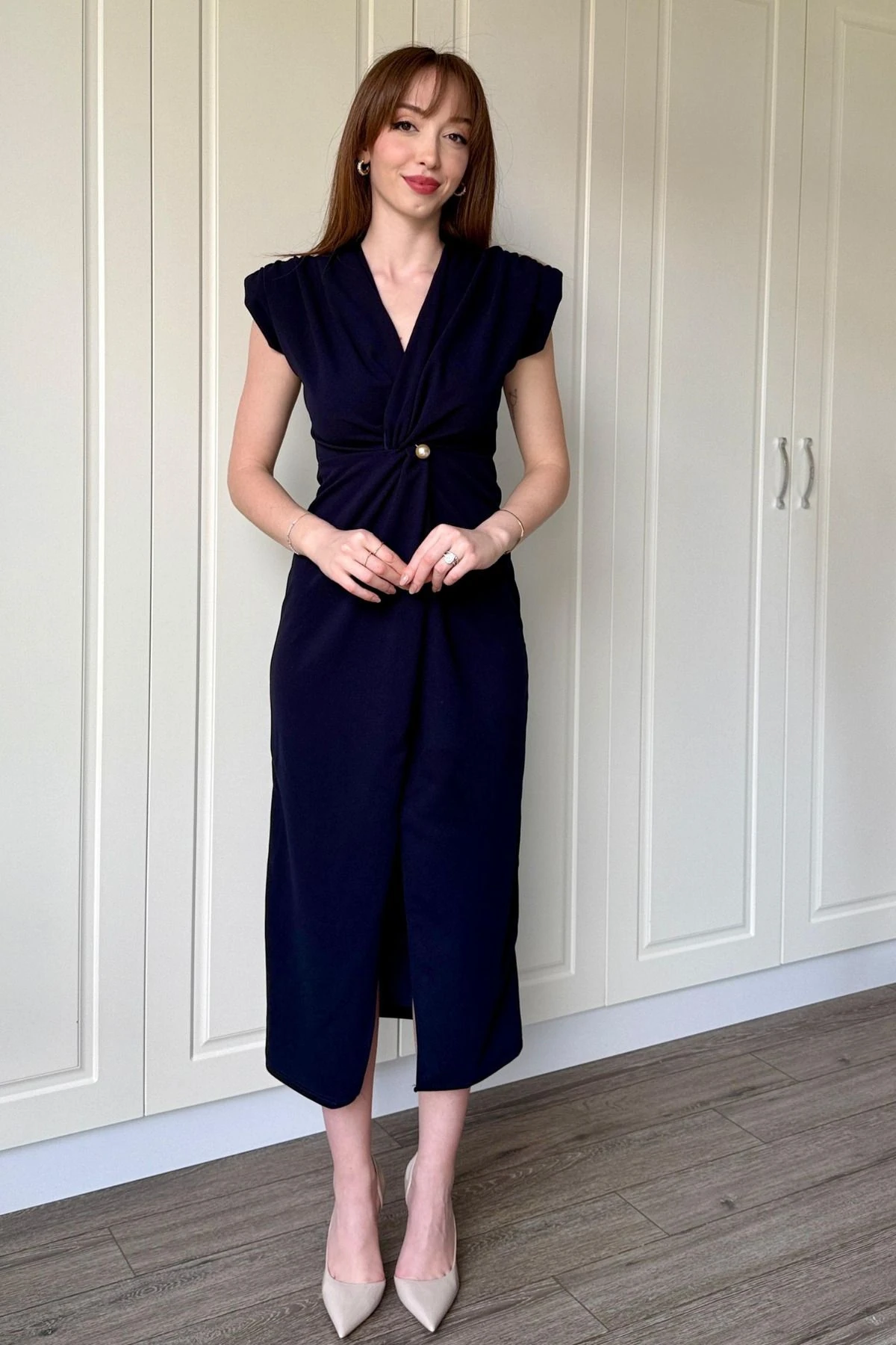 Kruvaze Yaka Vatkalı Incili  Elbise