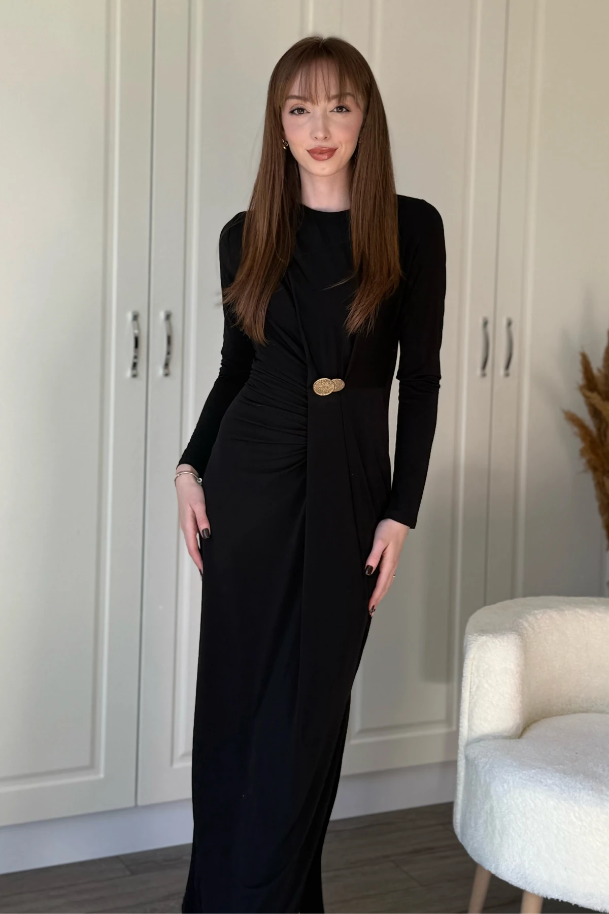 Beli Gold Aksesuarlı Zarif Maxi Elbise