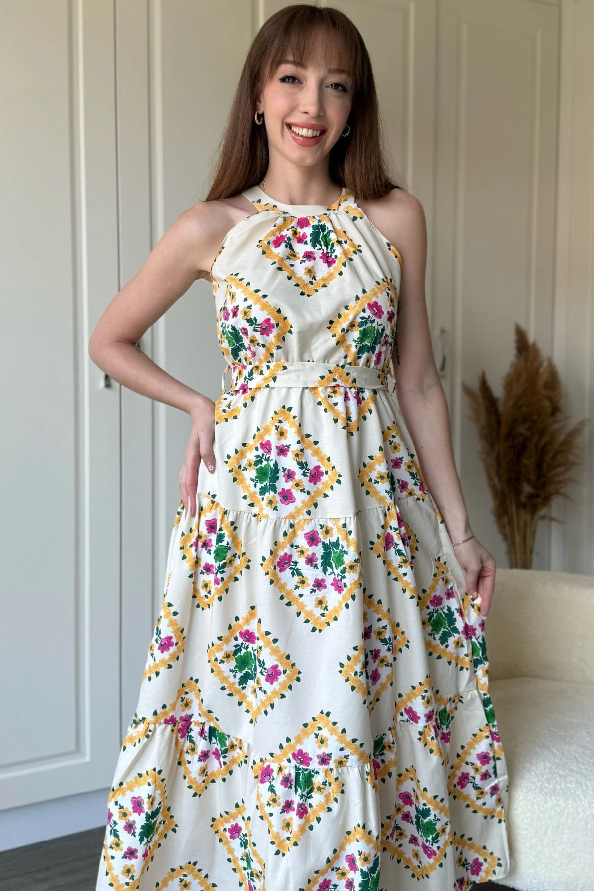Halter Yaka Çiçekli Midi Elbise